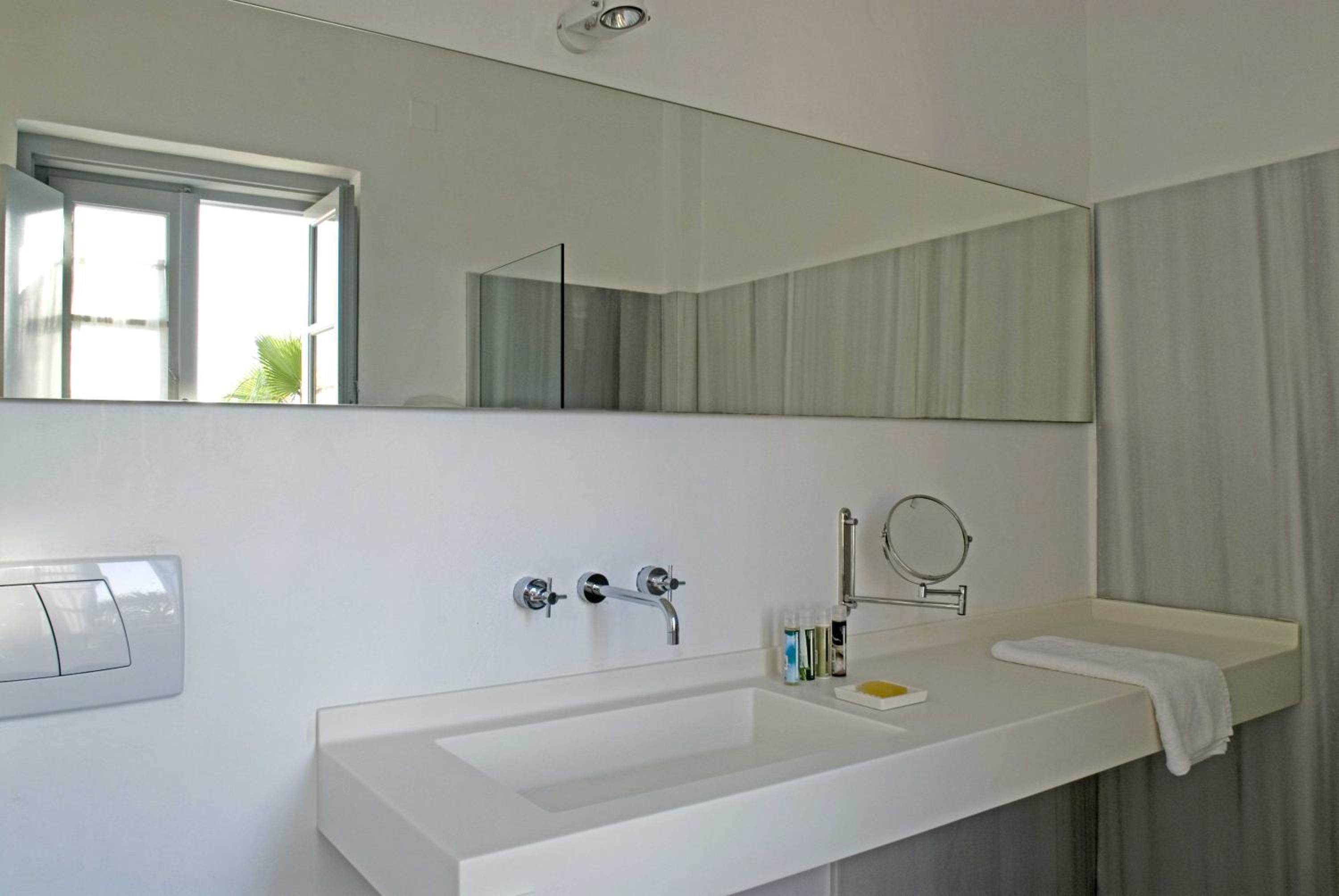 Double or Twin Room - Photo 2
