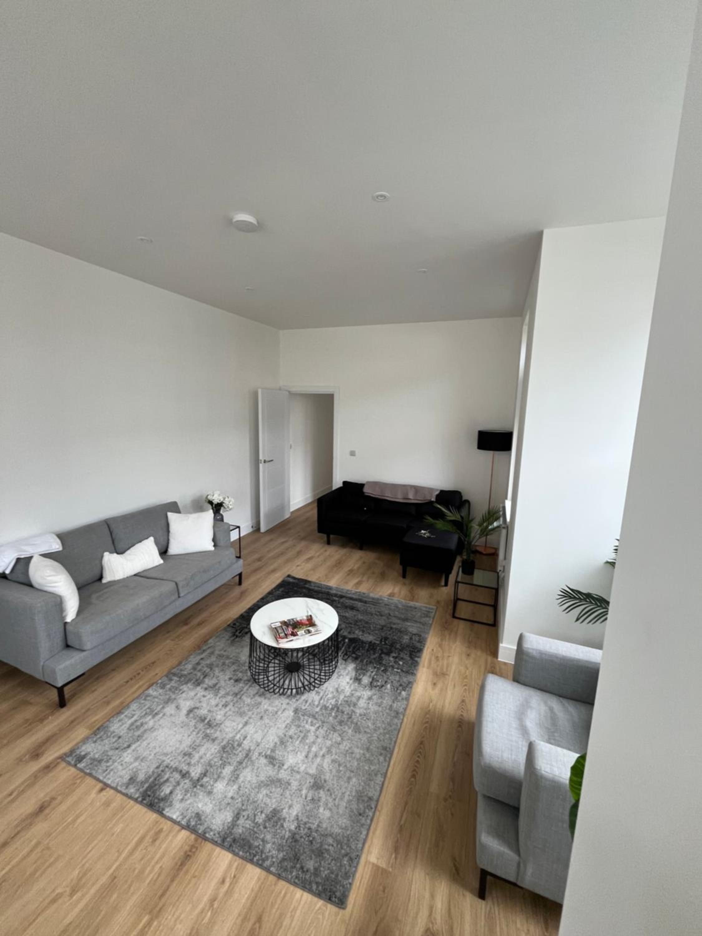 Three-Bedroom Apartment photo 2