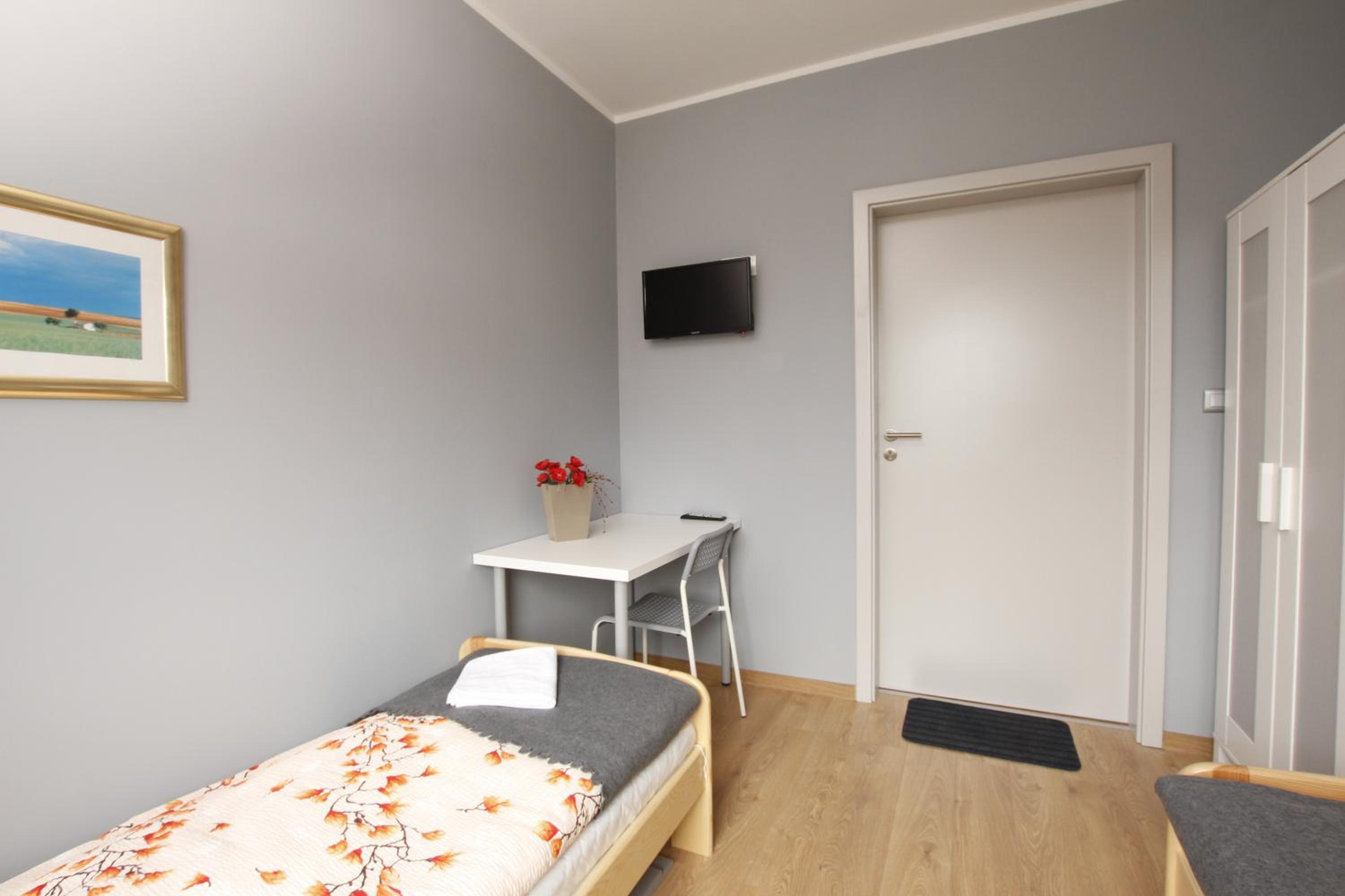 Twin Room with Shared Bathroom - Room no. 2 photo 1