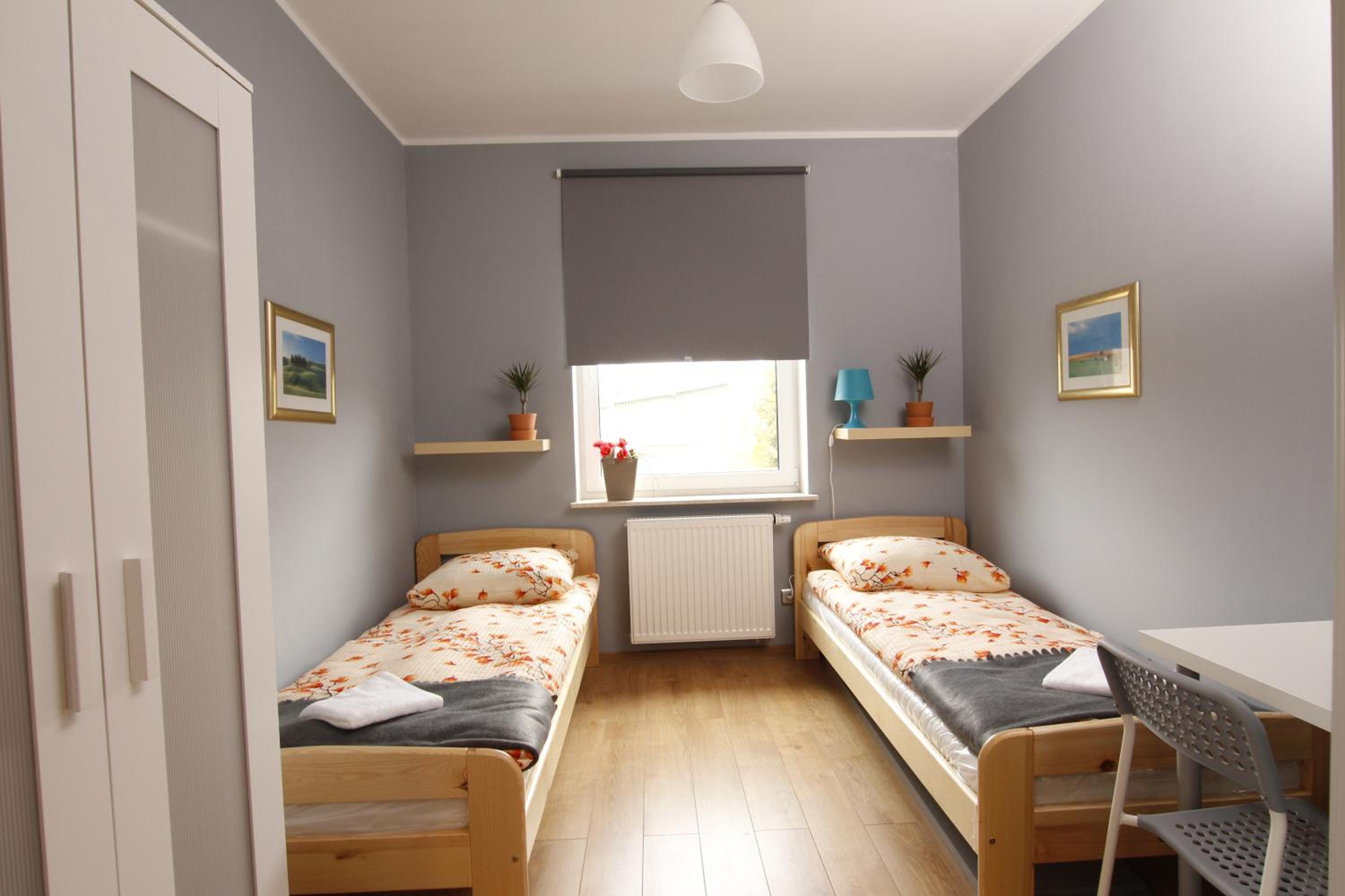 Twin Room with Shared Bathroom - Room no. 2 photo 2