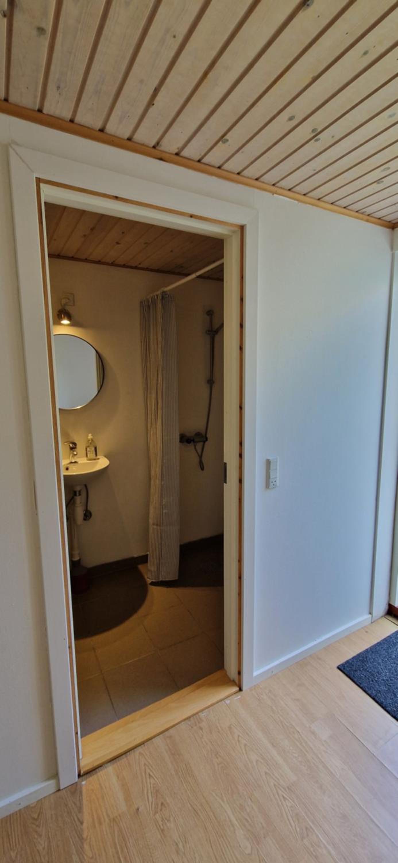 Single Room with Bathroom photo 1