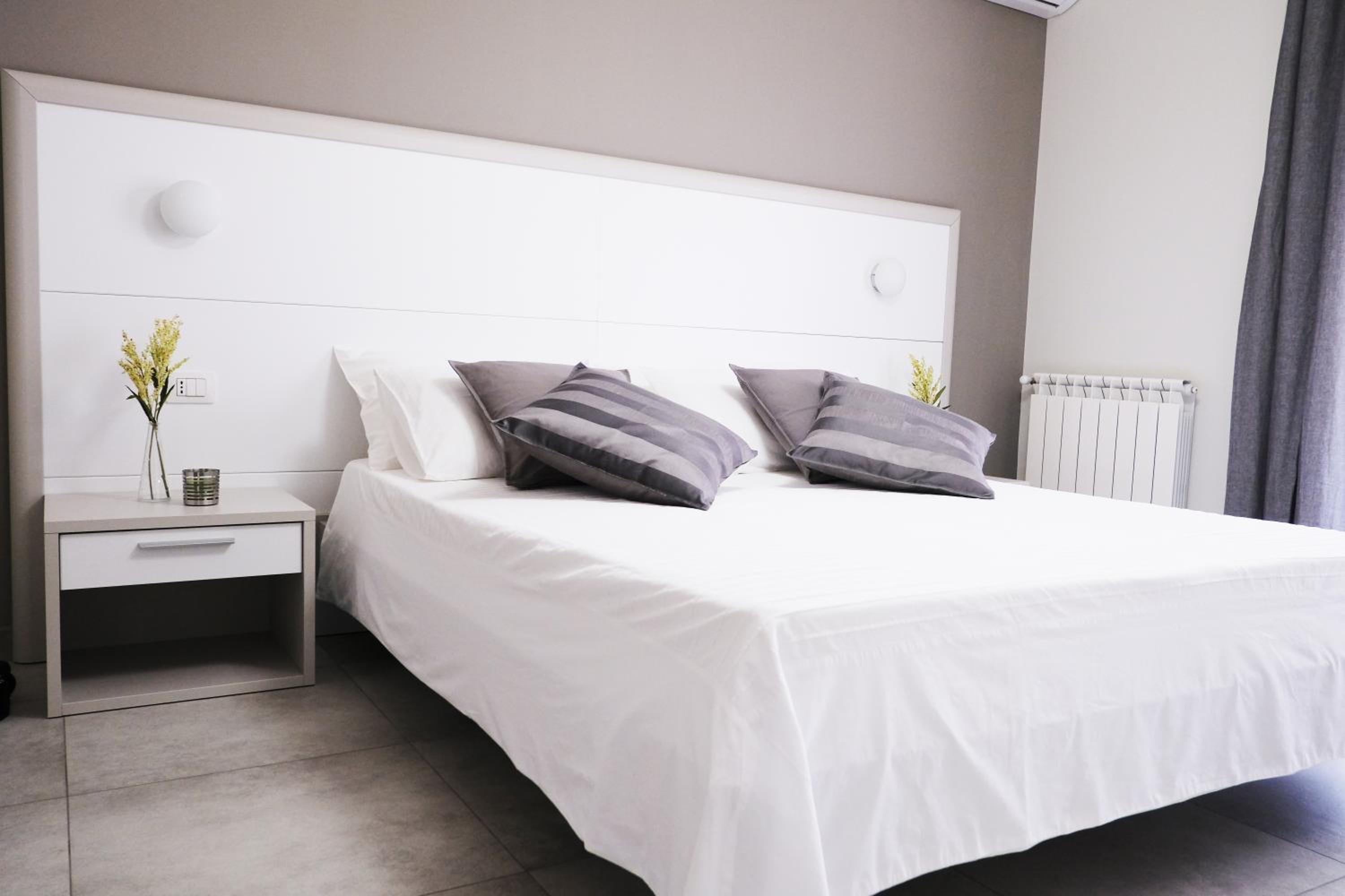 Double Room - Photo 6