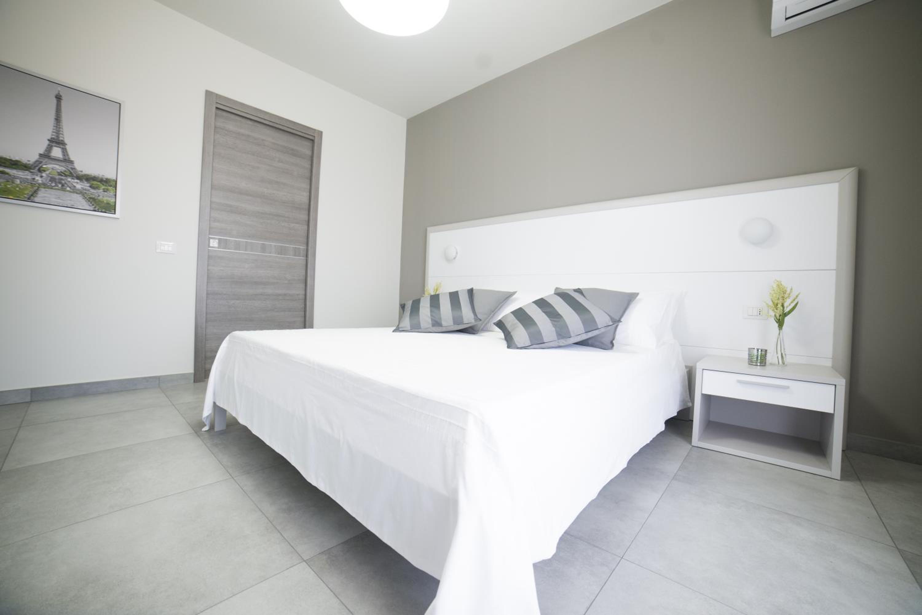 Double Room - Photo 3