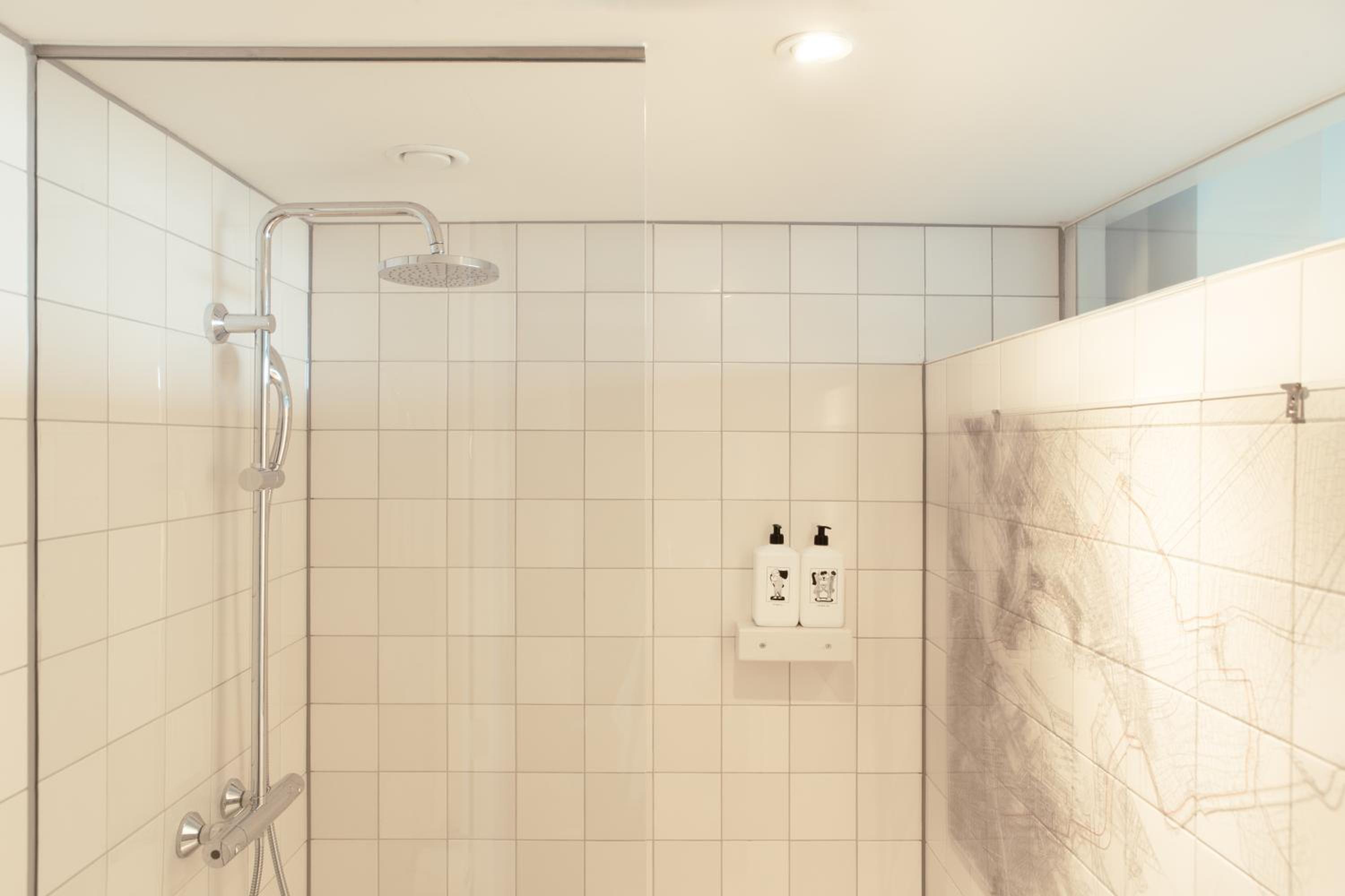 Deluxe Double Room with Bath photo 3