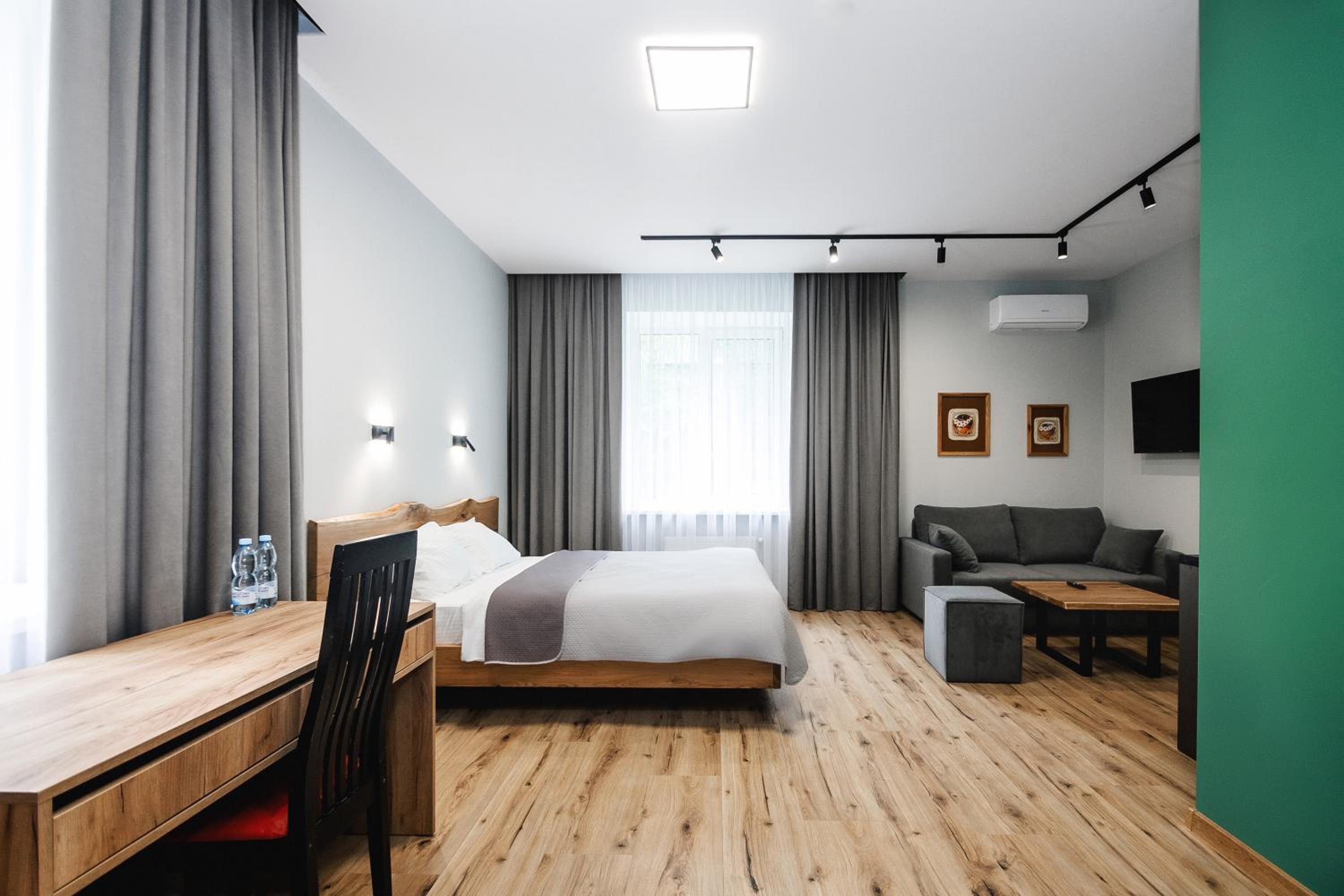 Deluxe Apartment
