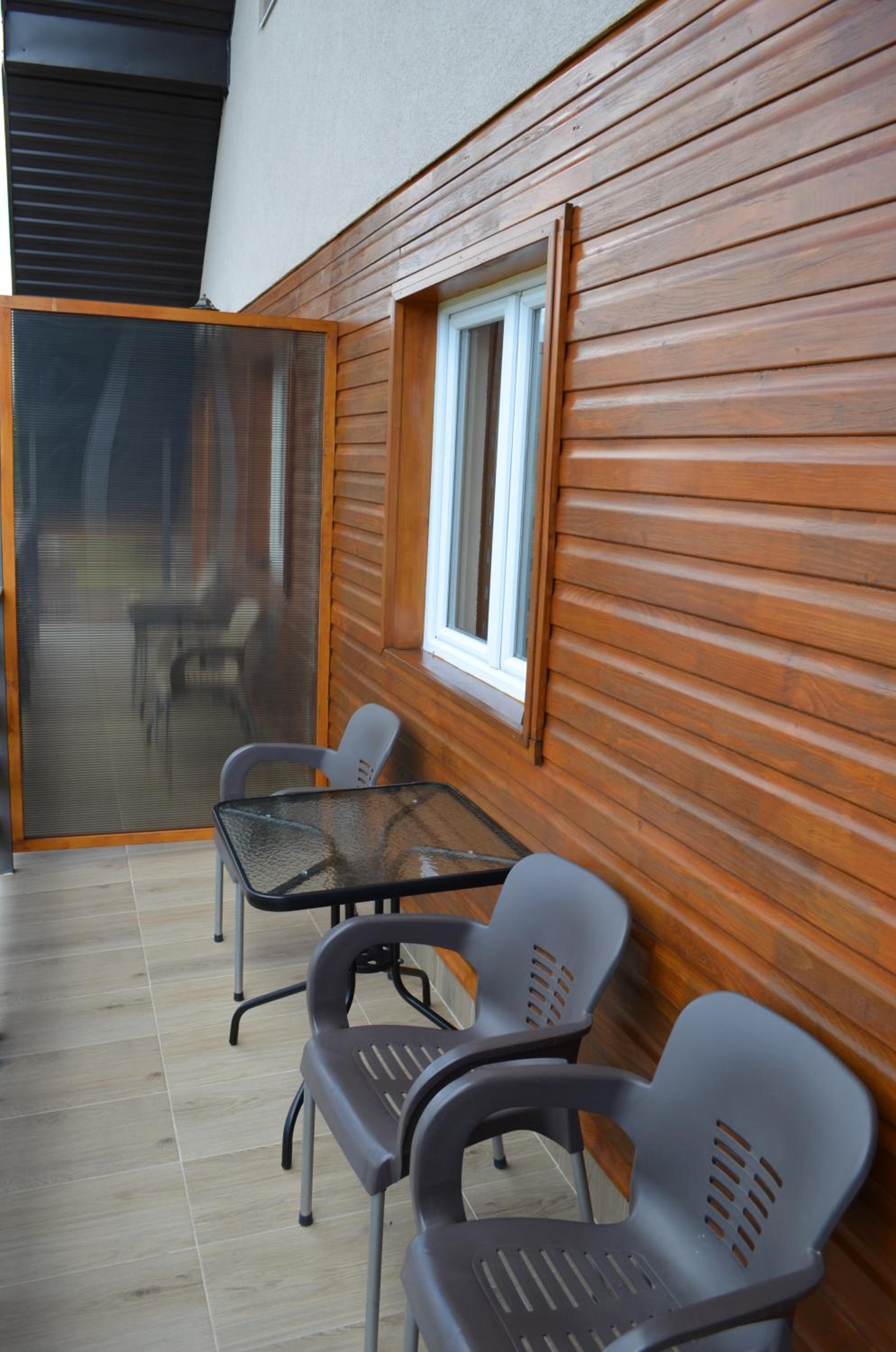 Two-Bedroom Apartment with Mountain View