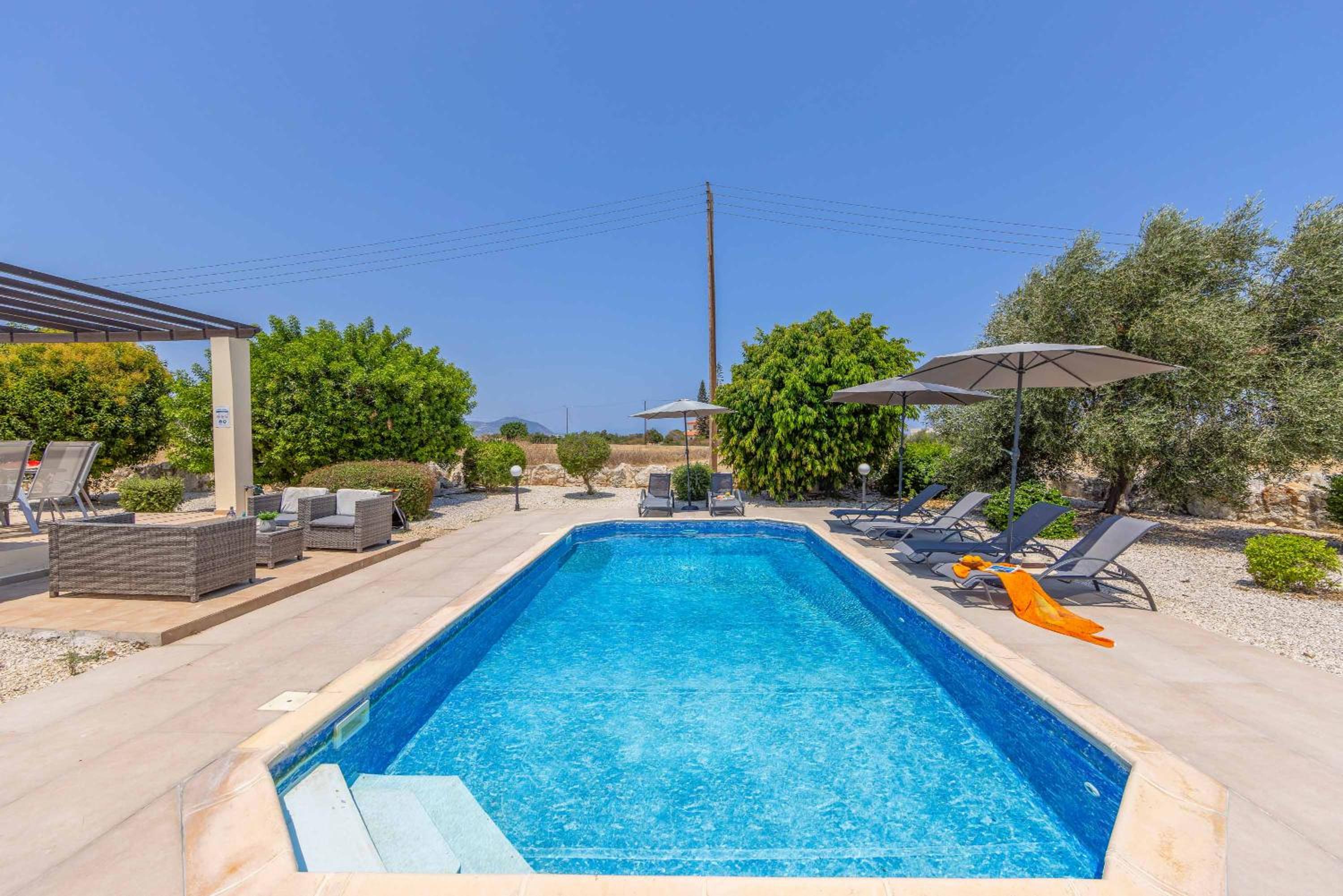 Three-Bedroom Villa photo 2