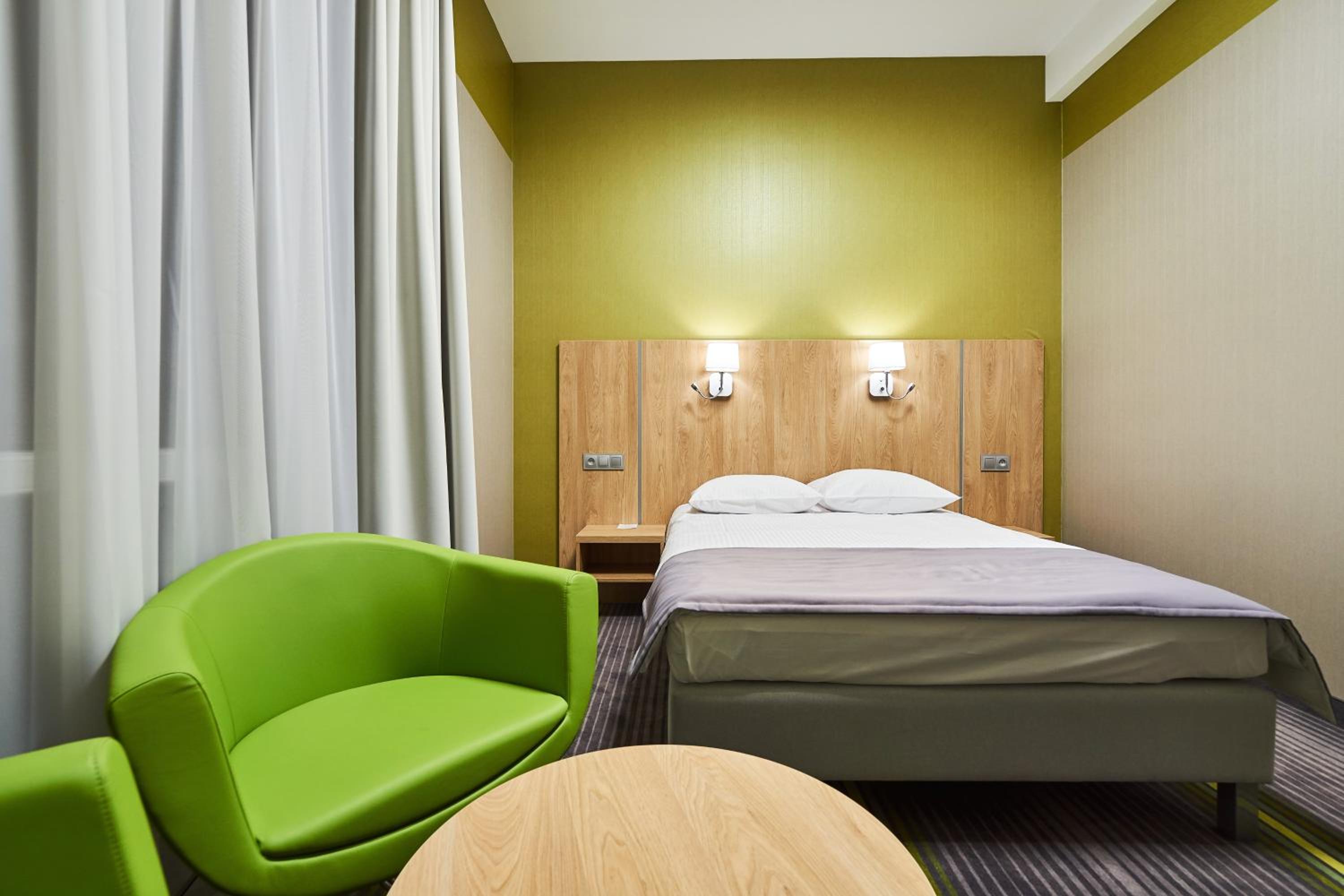 Family Room (Twin Room with 2 Extra Beds) photo 2
