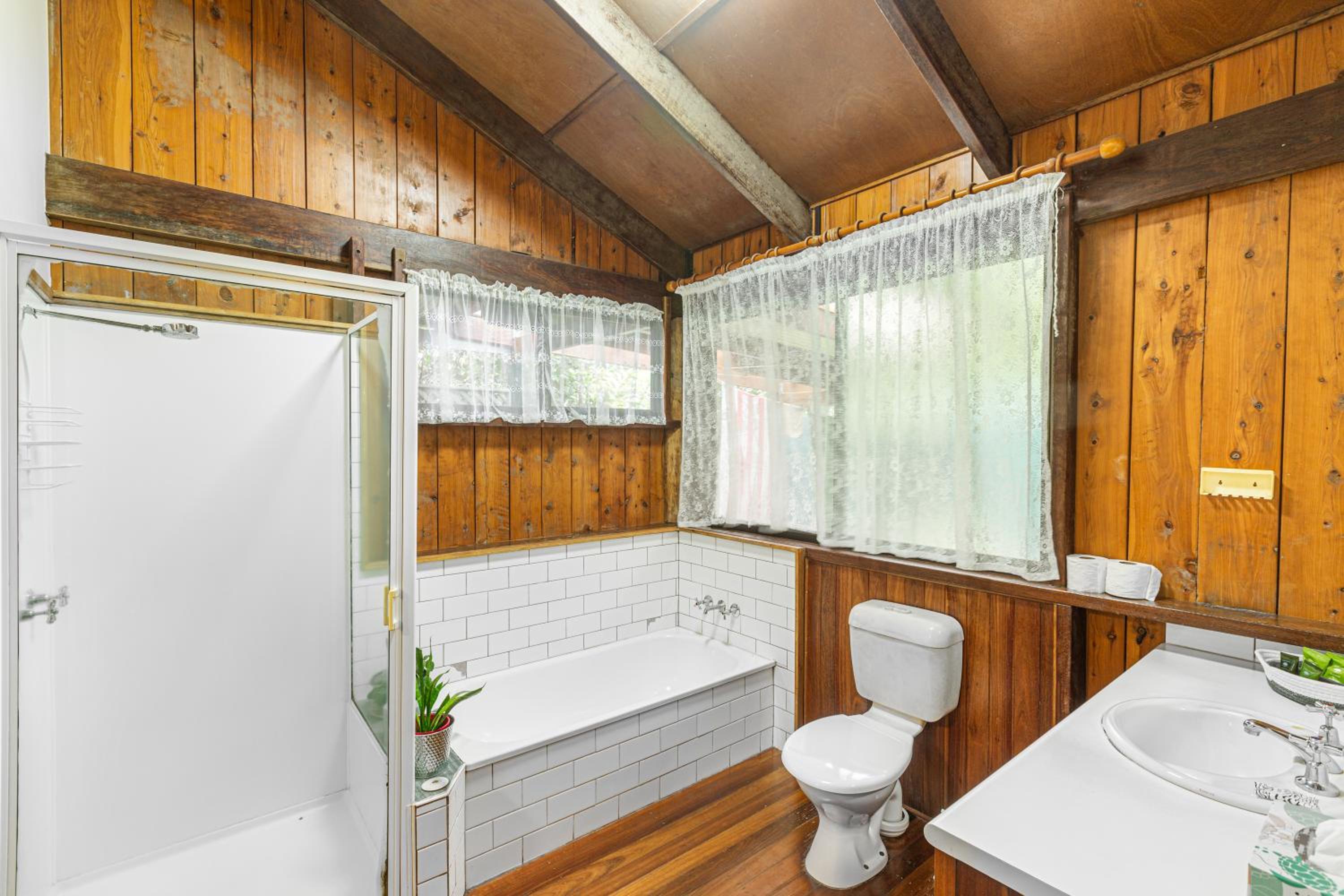 Deluxe Double Room with Balcony photo 3