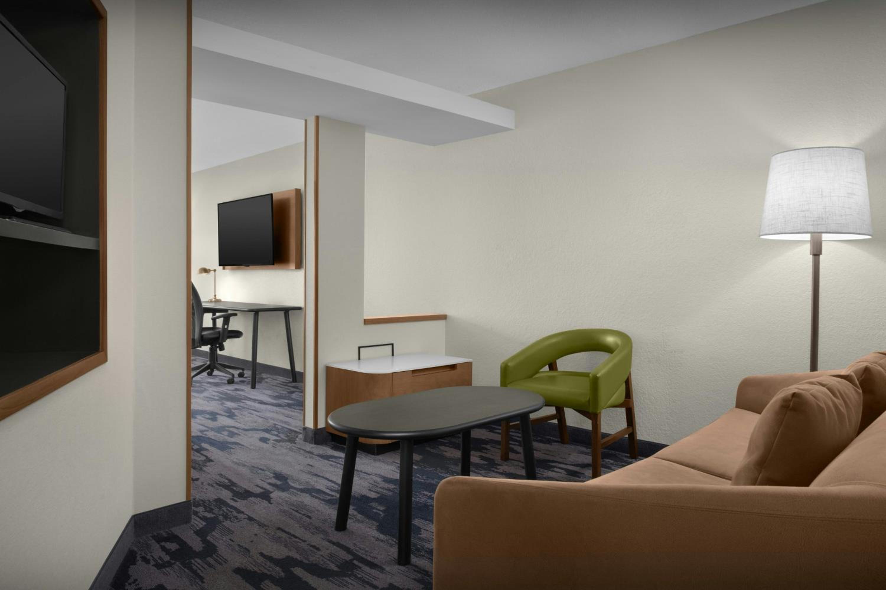 Queen Suite with Two Queen Beds and Sofa Bed - Photo 2