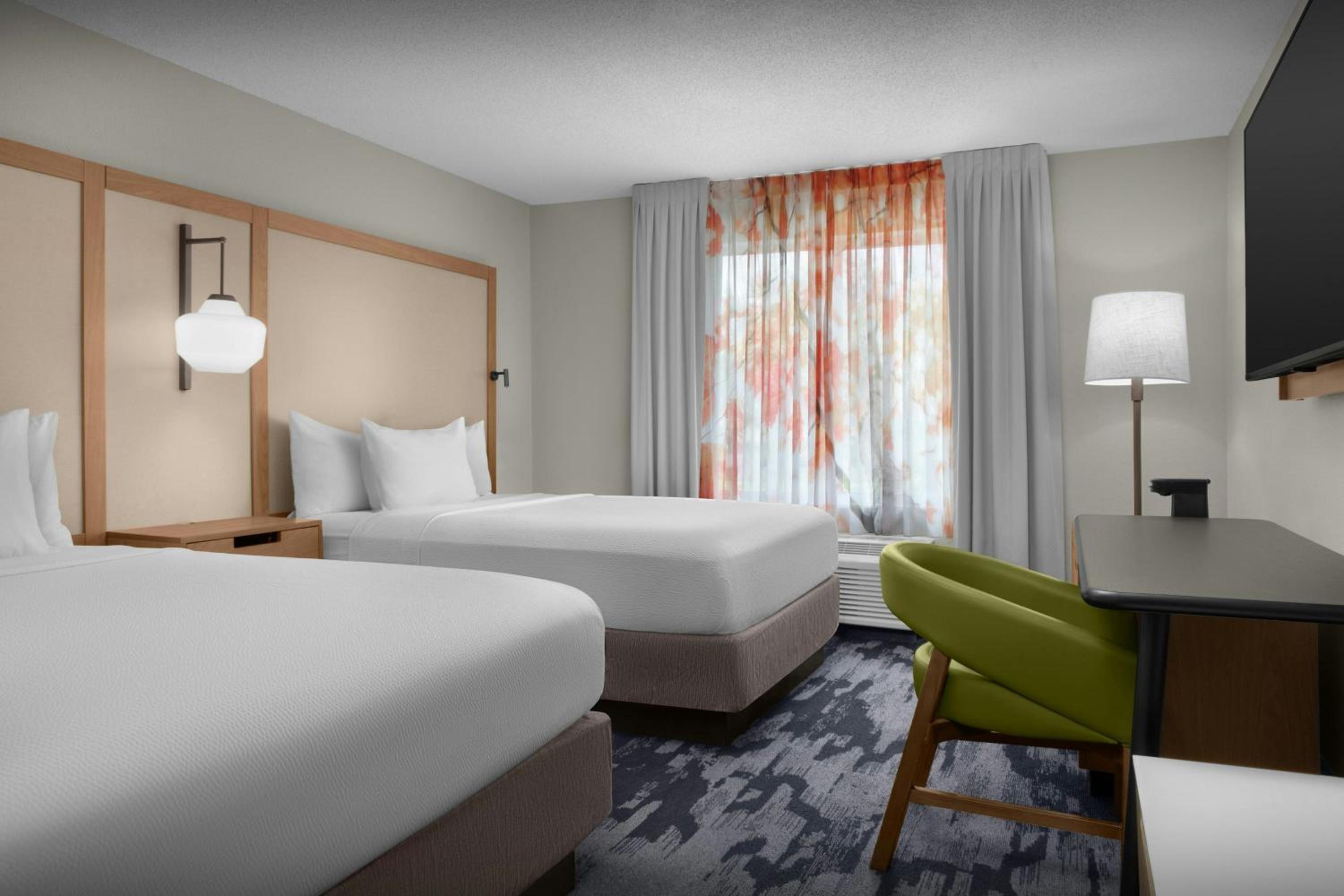 Queen Room with Two Queen Beds and Roll-In Shower - Mobility Access/Hearing Accessible - Photo 2