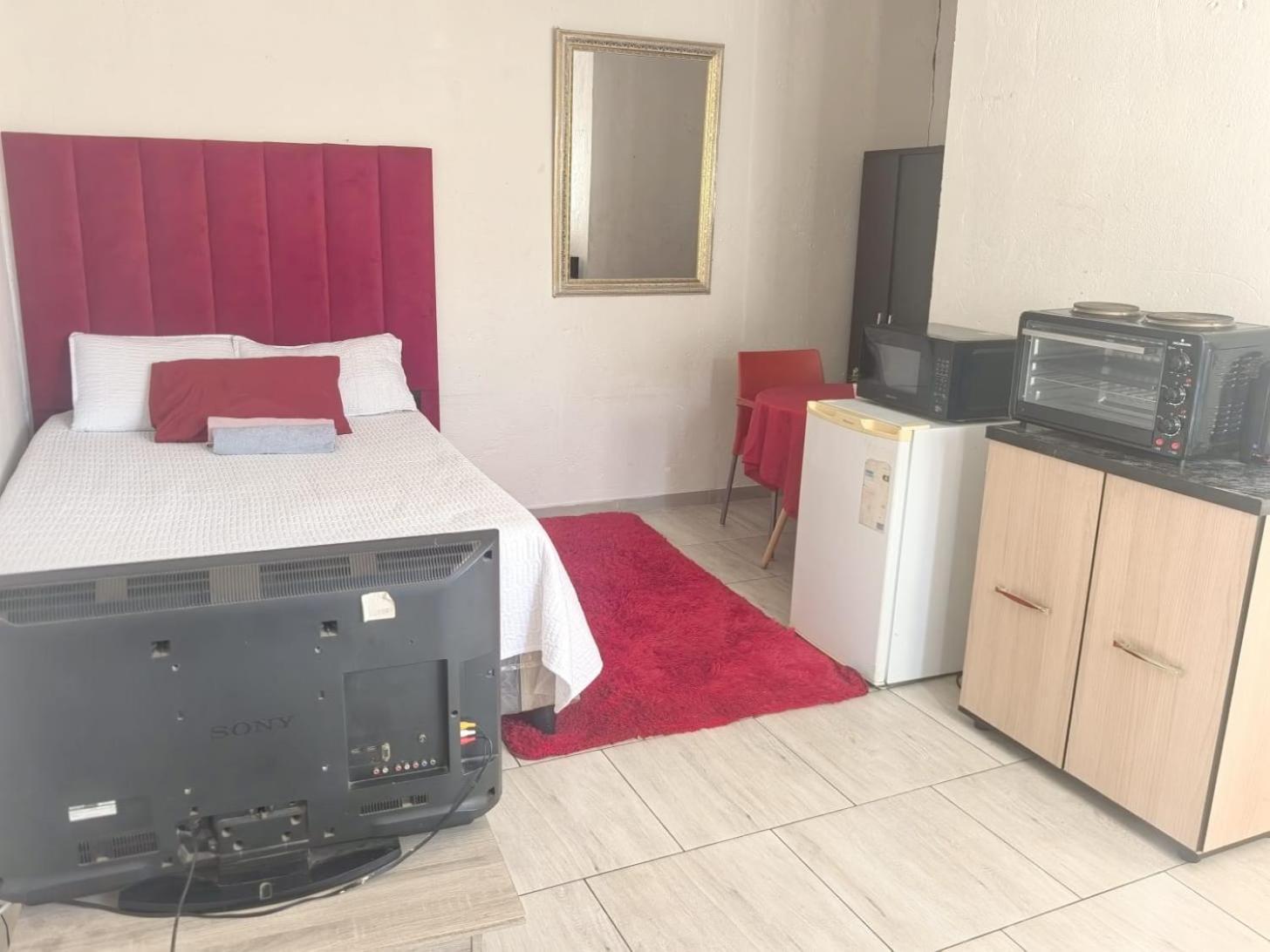Deluxe Double Room with Bath photo 3