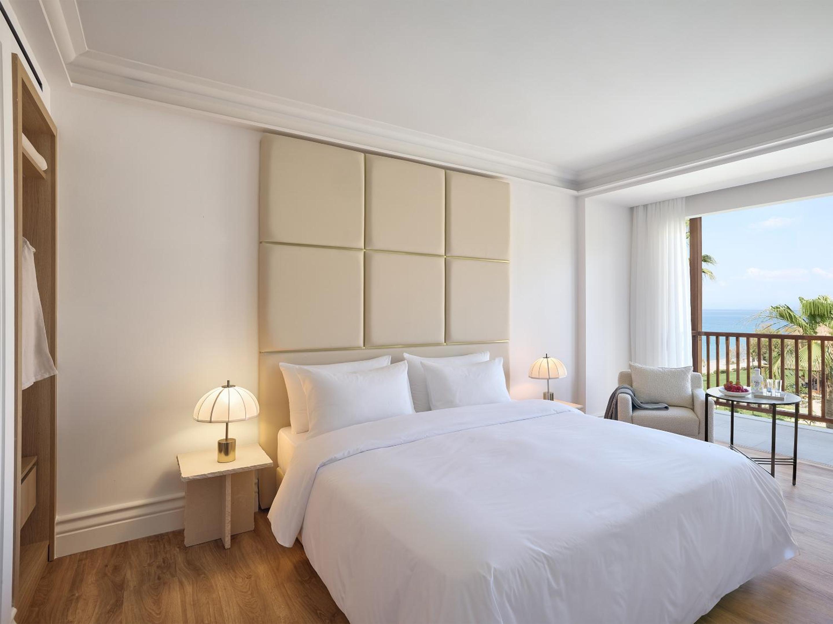 2 Bedroom Luxury Suite - Photo 3