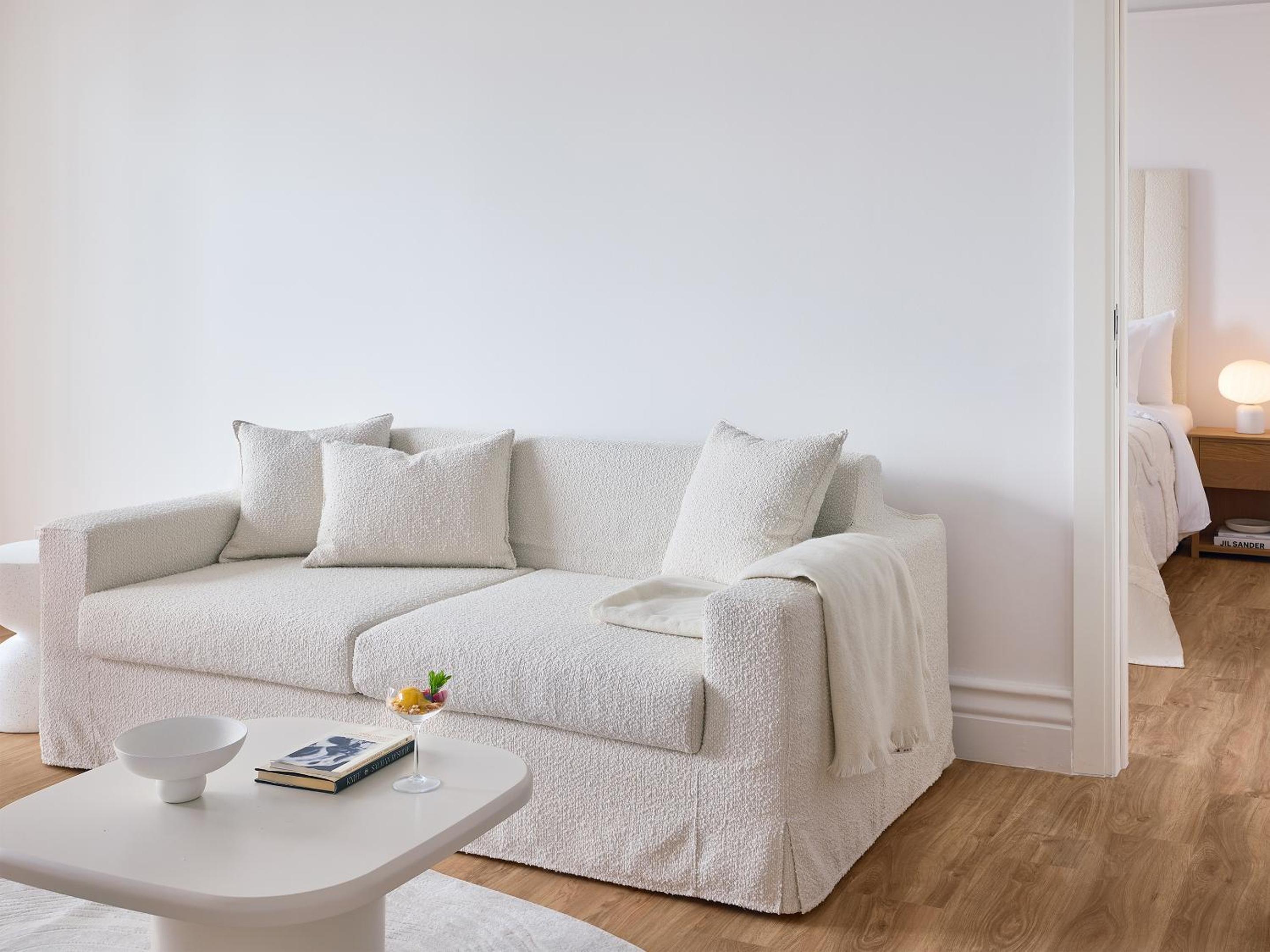 2 Bedroom Luxury Suite with Garden - Photo 9