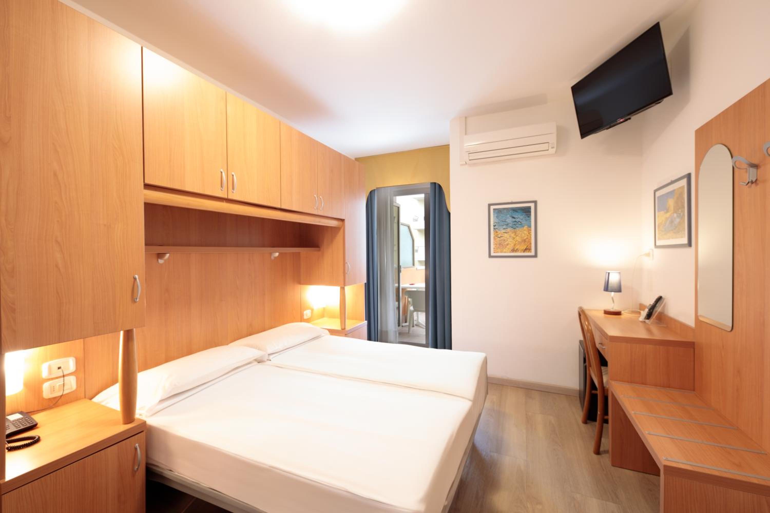 Superior Double or Twin Room photo 1