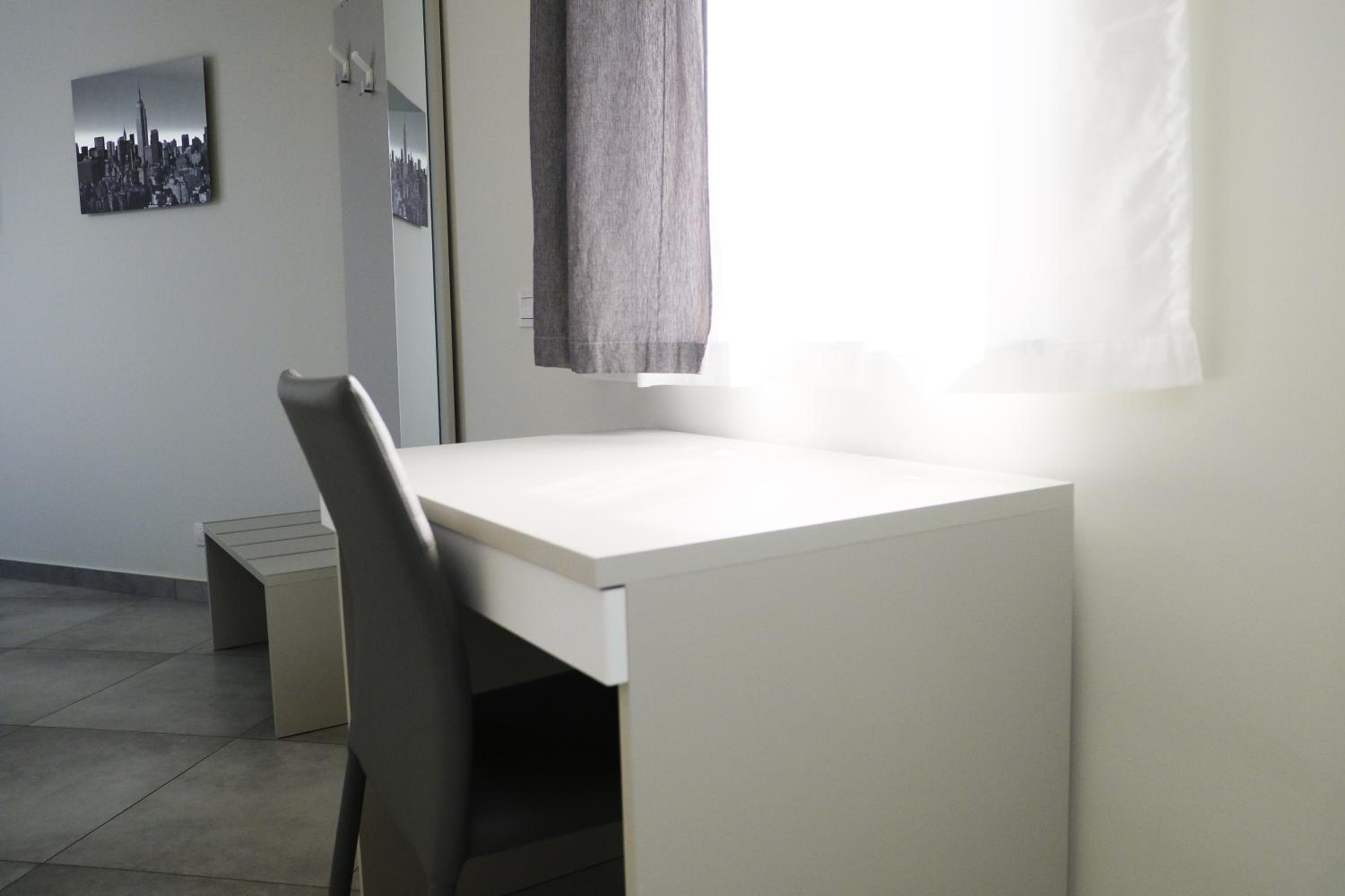 Deluxe Triple Room - Photo 9