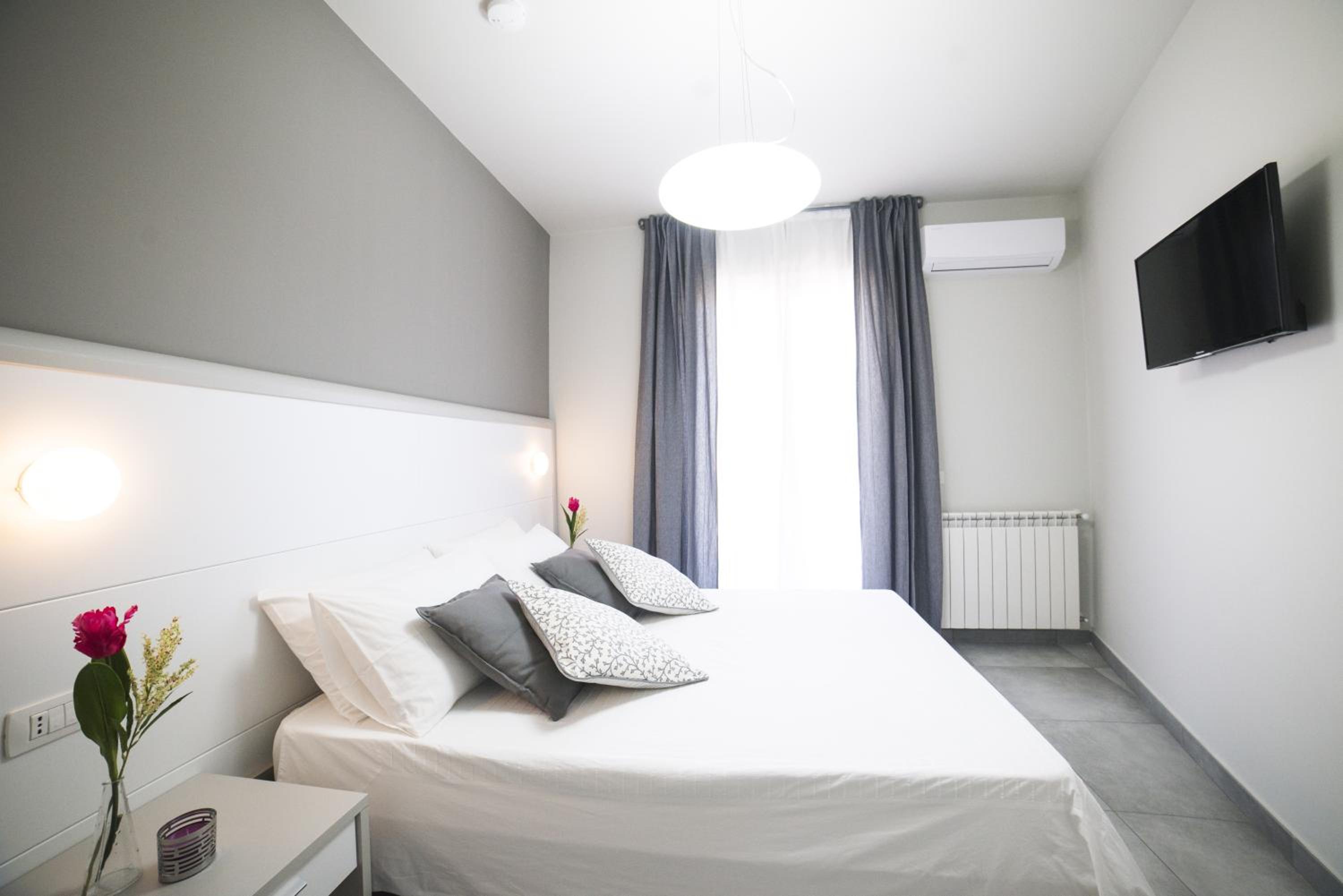Deluxe Triple Room - Photo 8