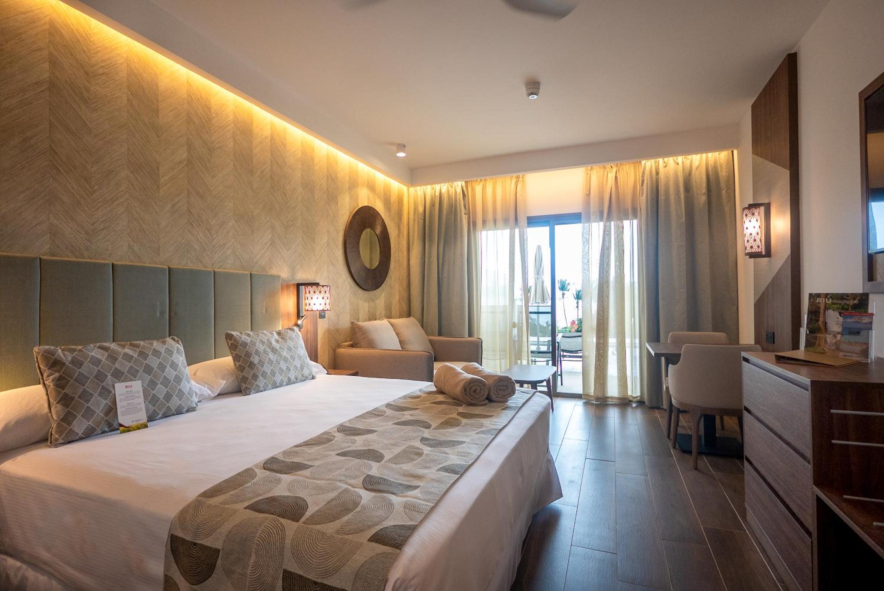 Junior Suite with Private Pool photo 3