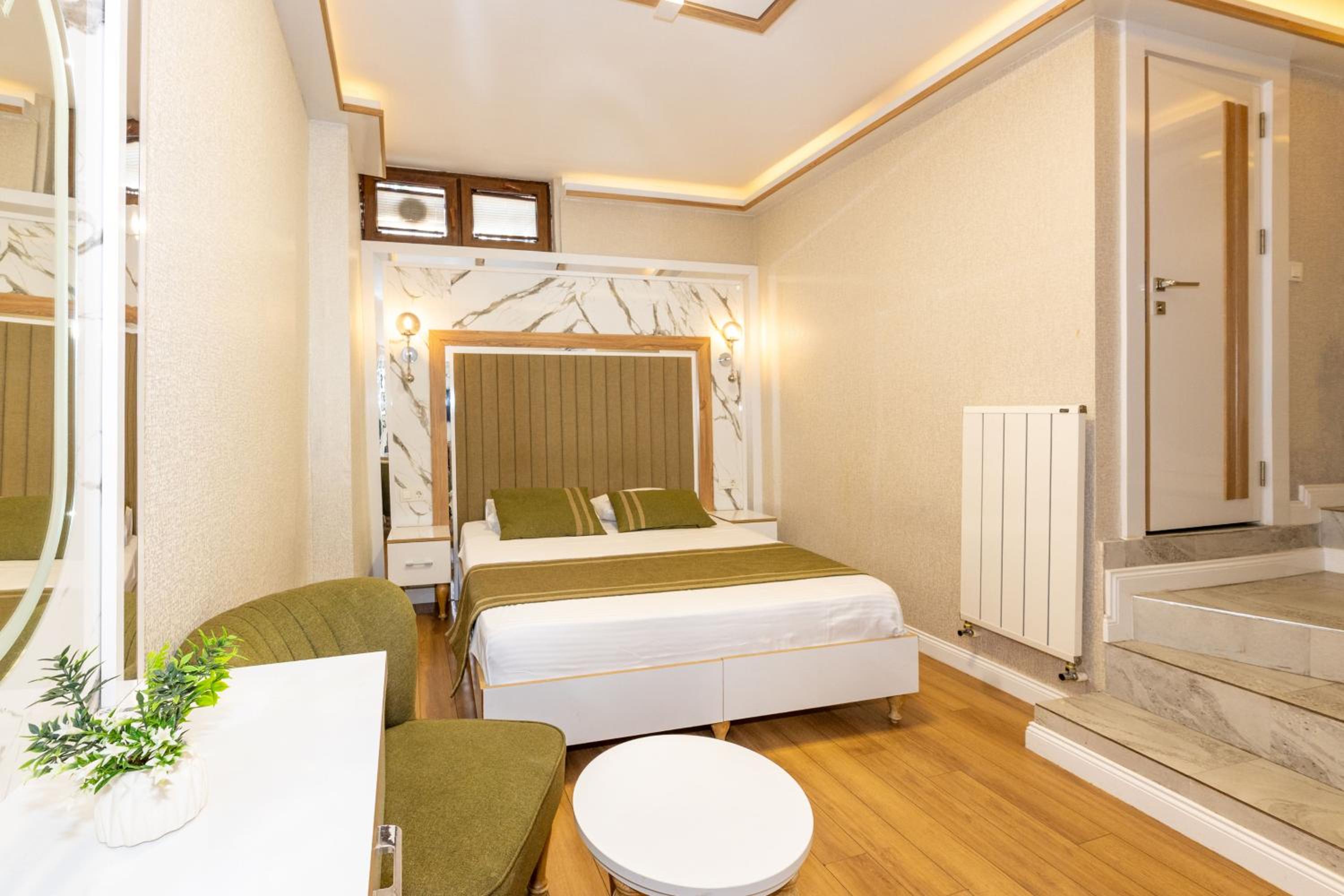 Budget Double Room photo 3