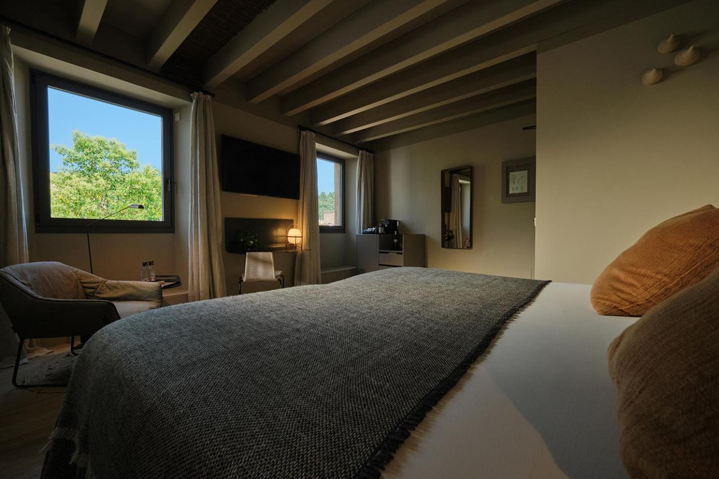 Deluxe Double Room with Mountain View
