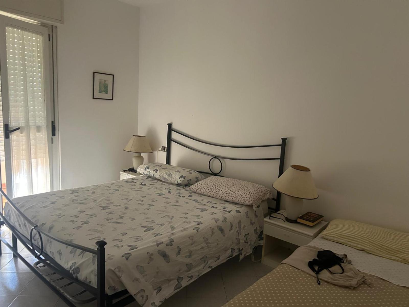 Deluxe One-Bedroom Apartment