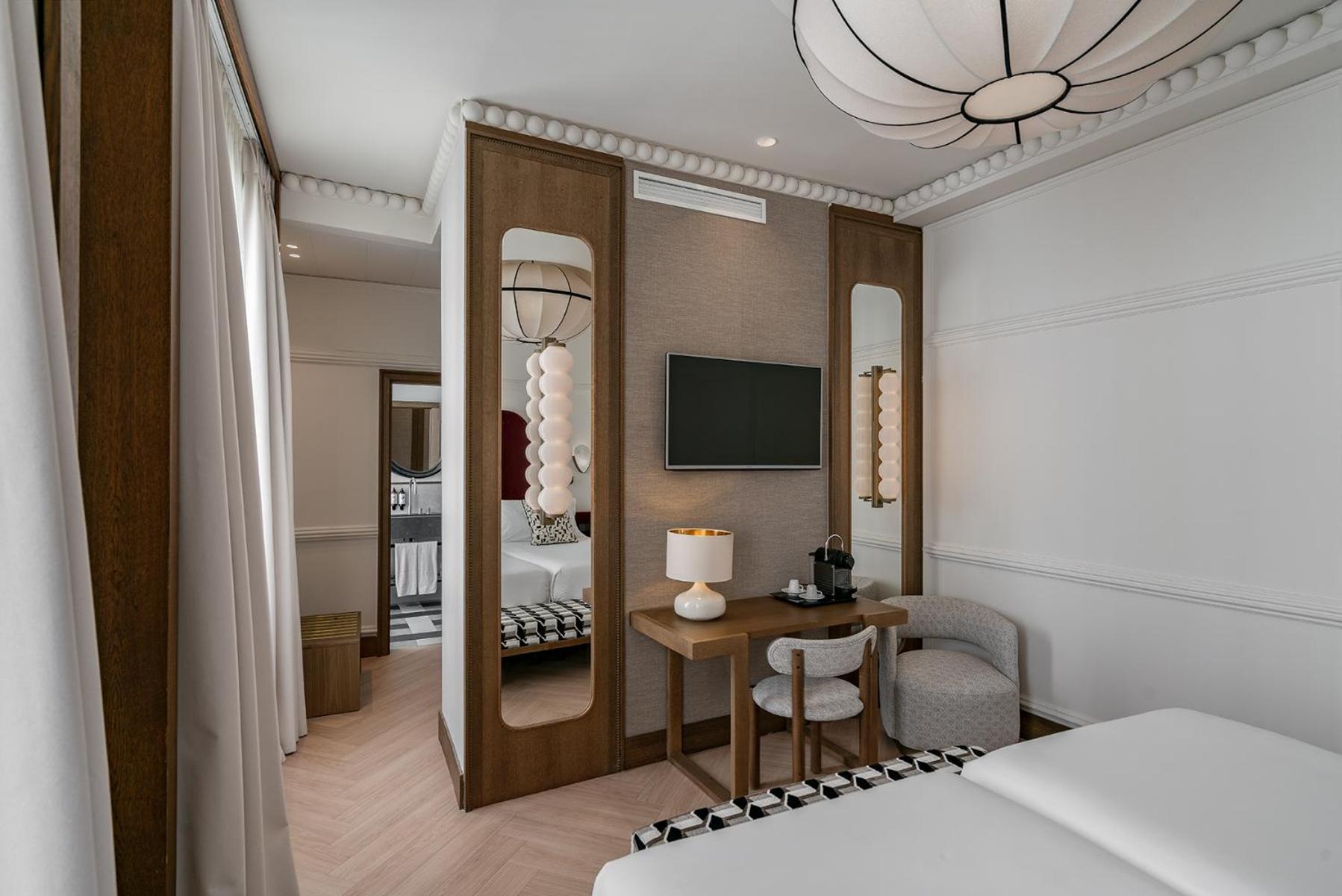 Superior Double Room with Balcony and Barrio de las Letras Views