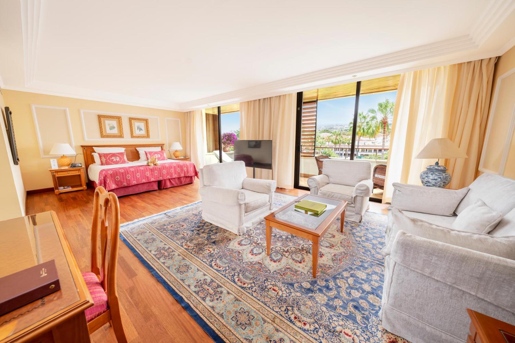 Ambassador Junior Suite with Spa View (1+1)