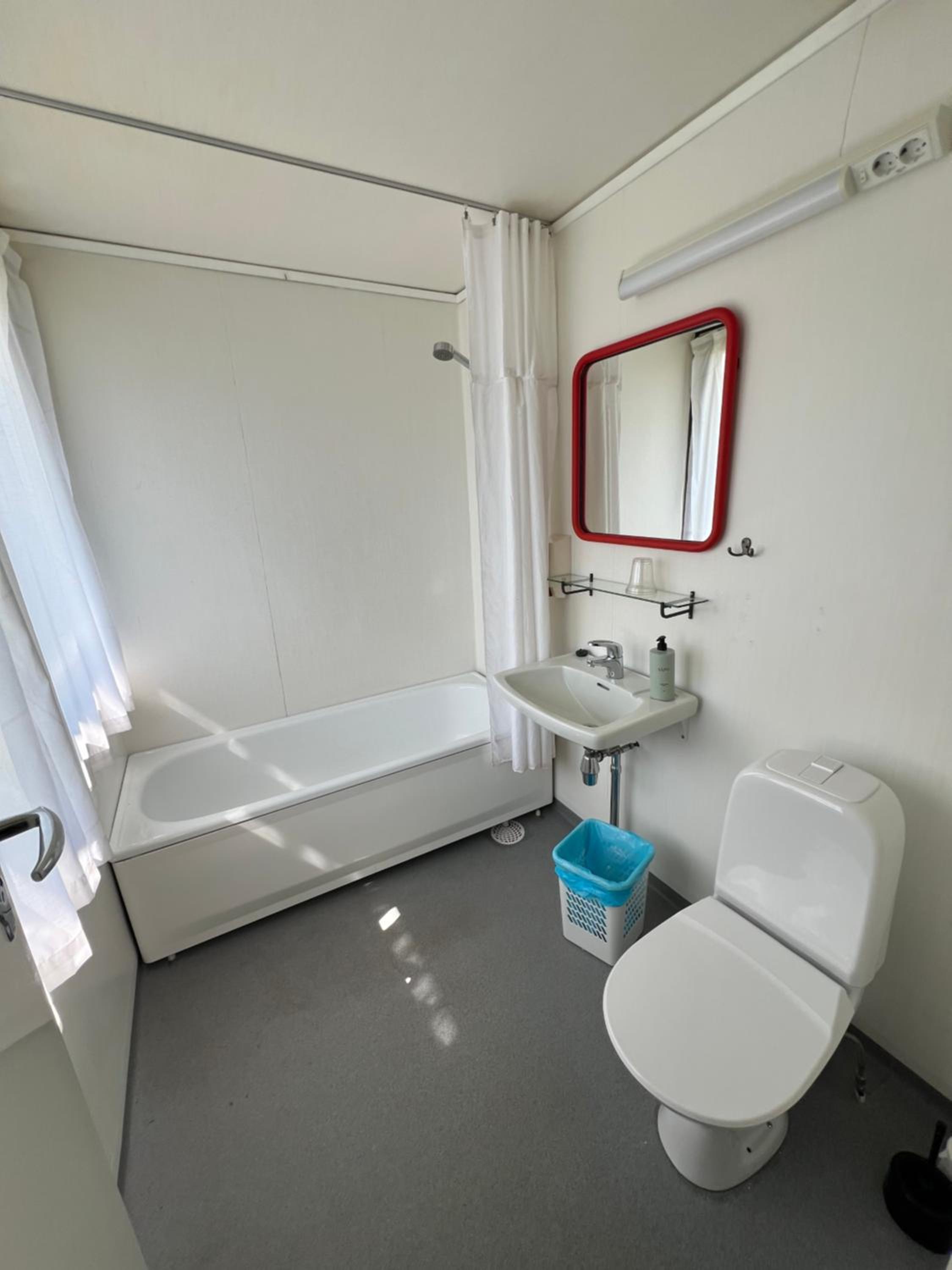 Deluxe Double Room with Bath photo 3