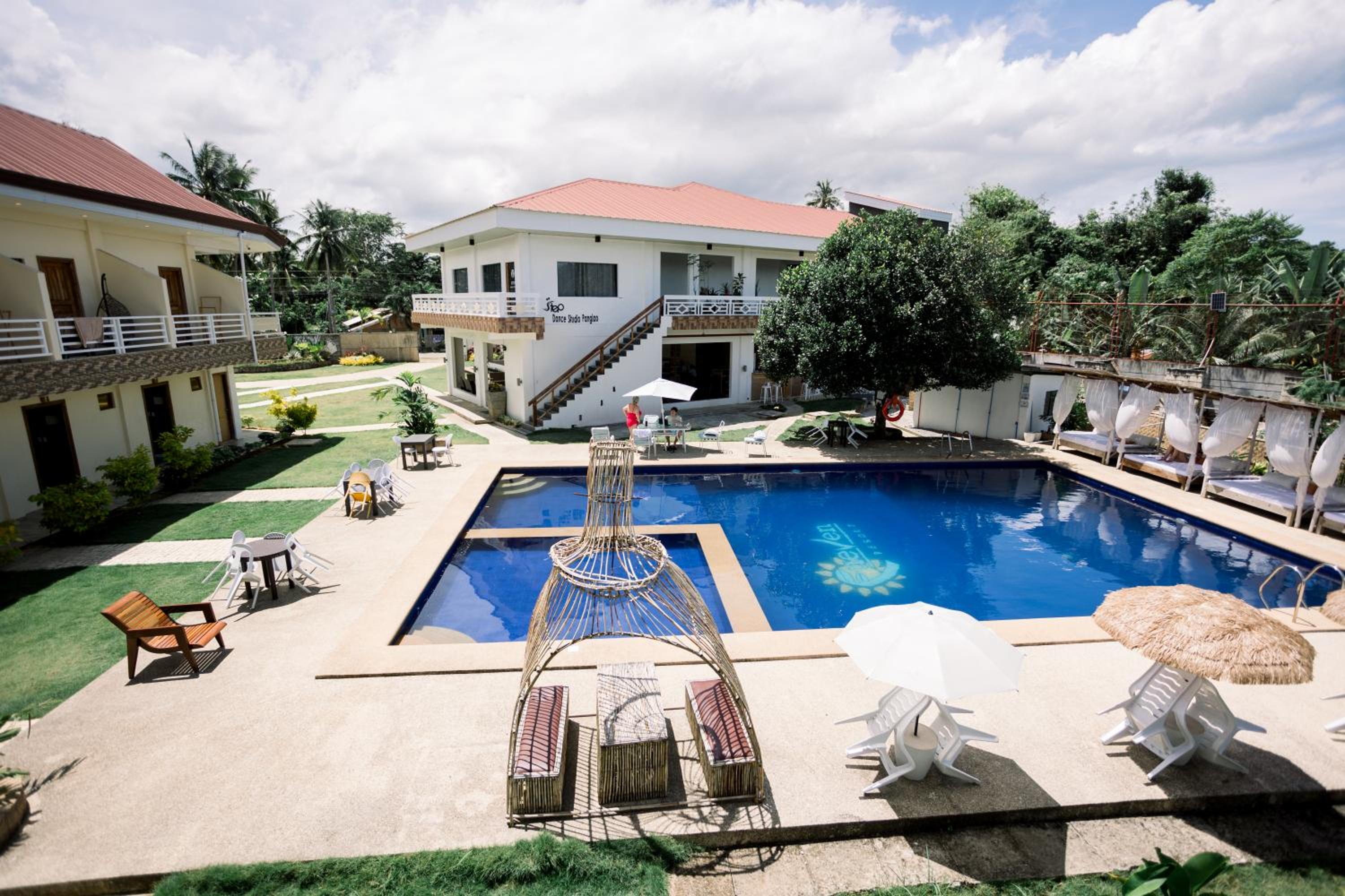 Double Room with Pool View photo 2