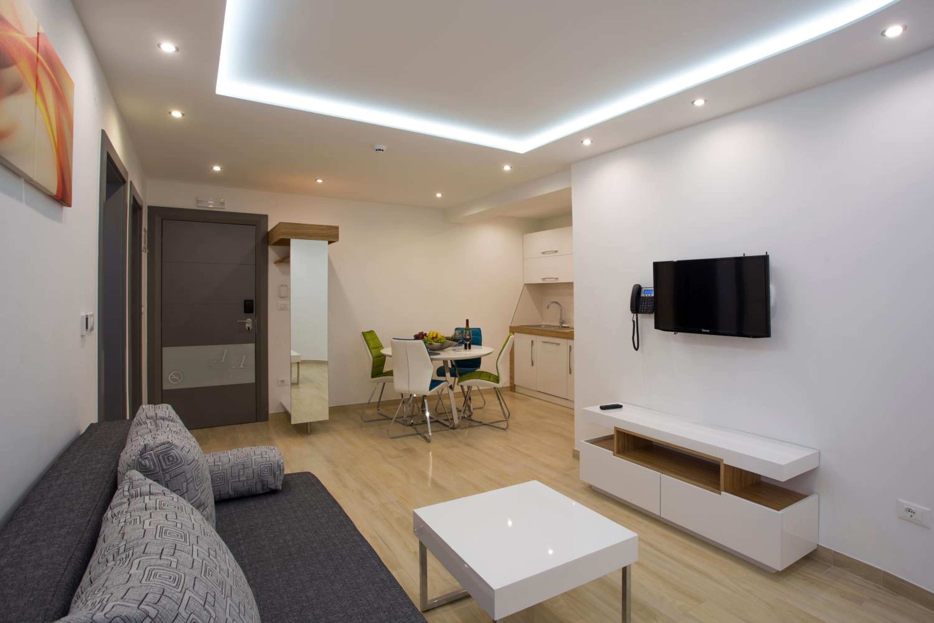 Apartment - Ground Floor photo 2