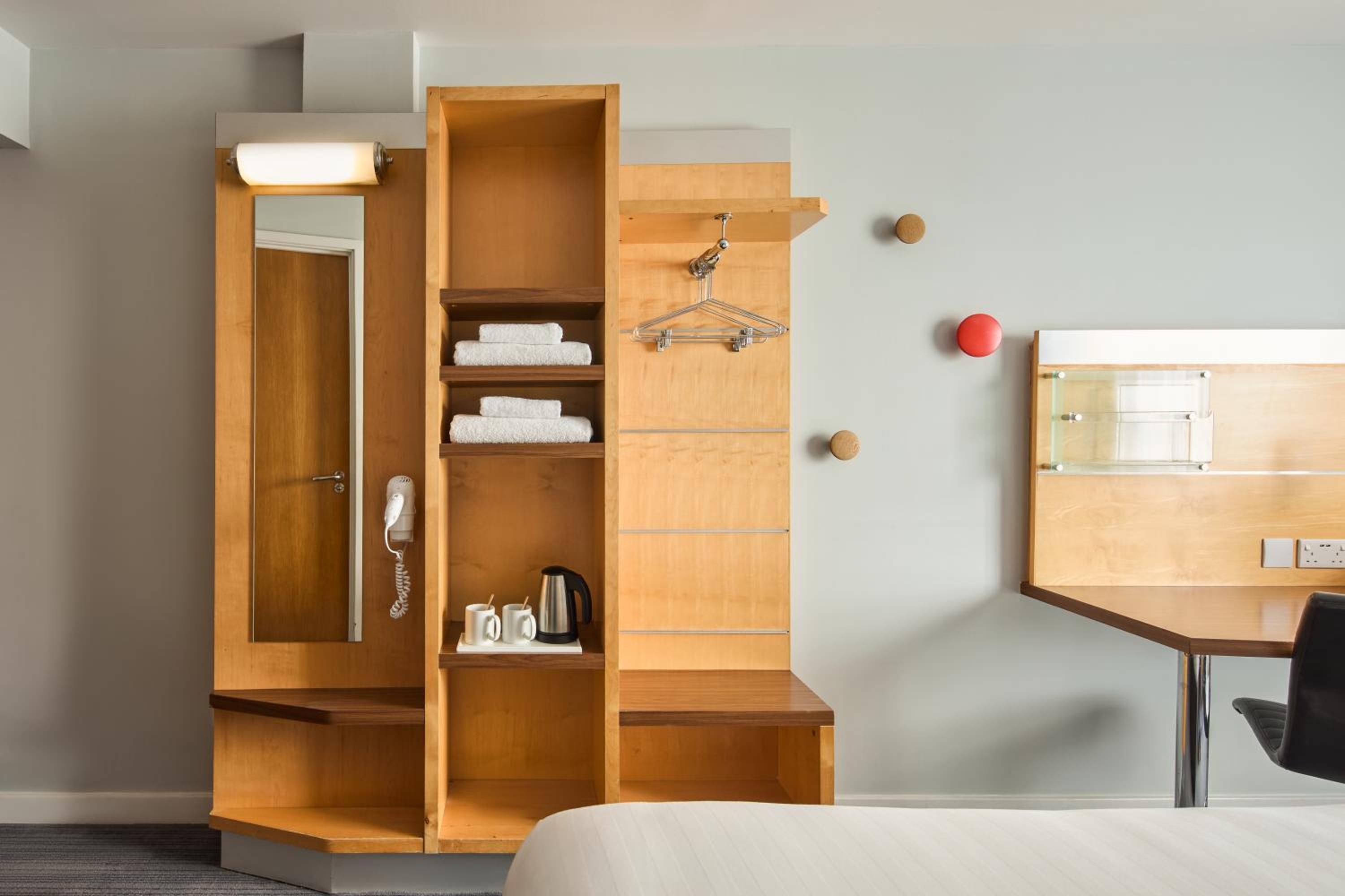 Double Room with Free Hot Breakfast - Accessible