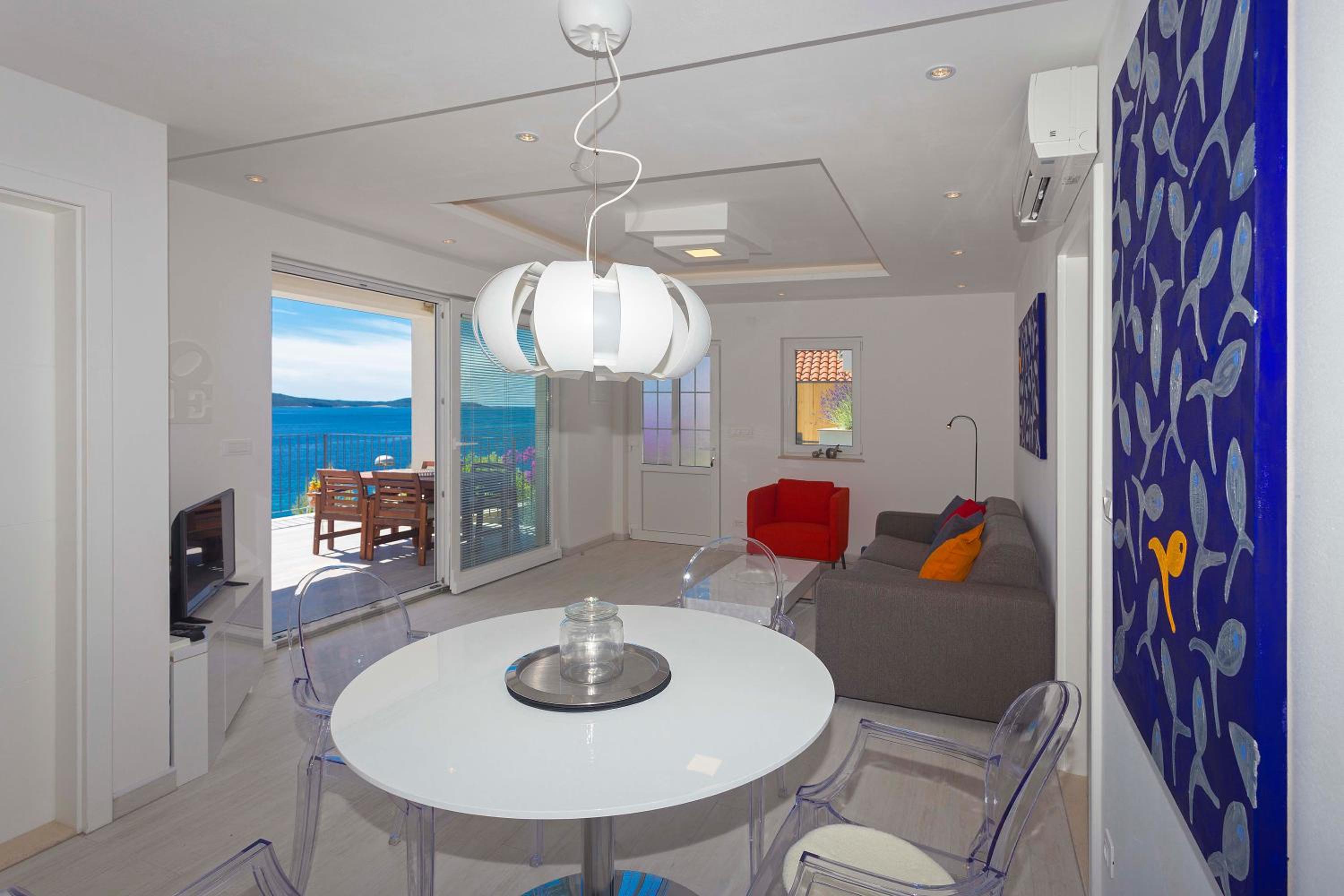 Superior One-Bedroom Apartment with Terrace and Sea View