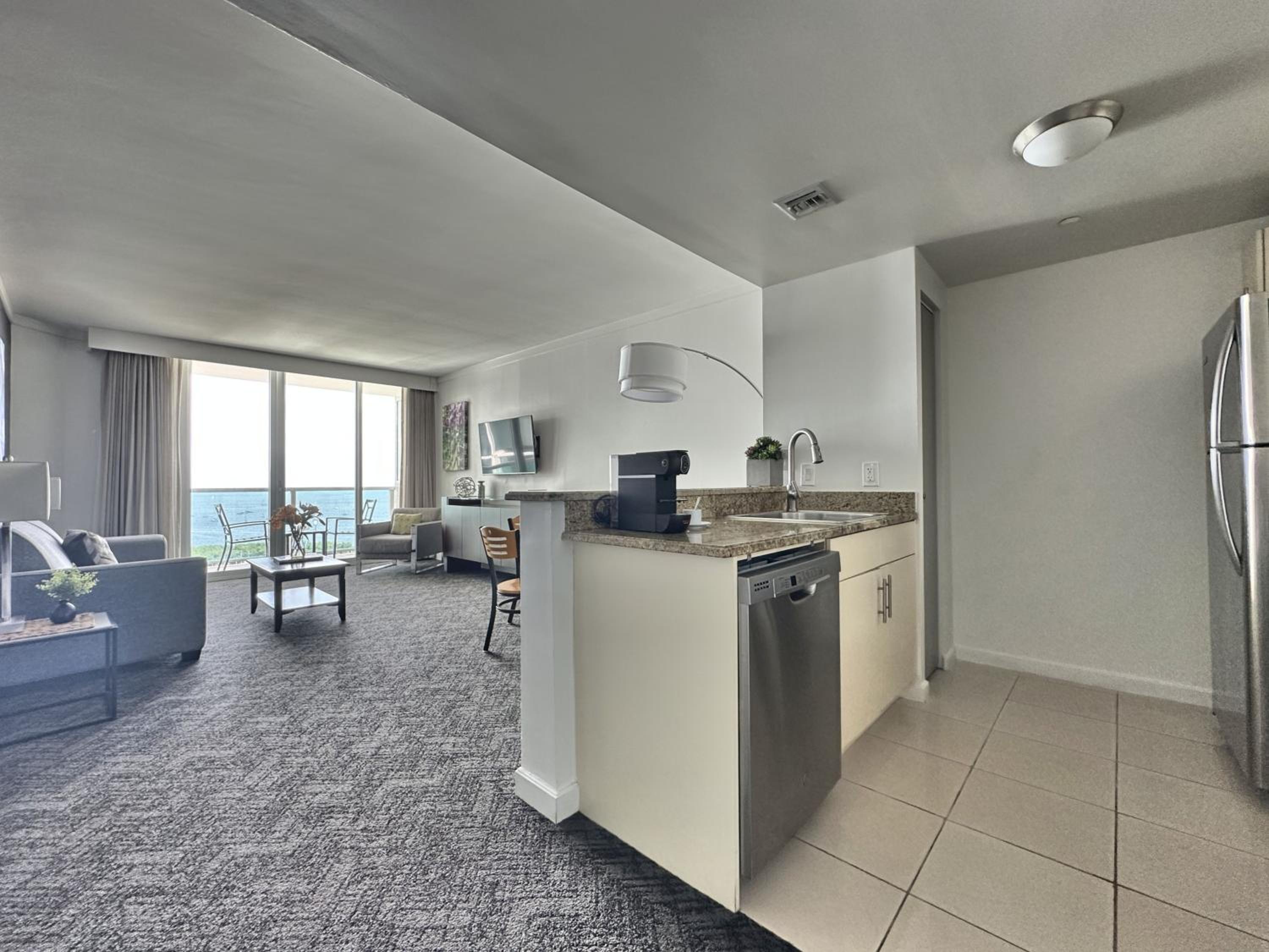 King Suite with Balcony 2