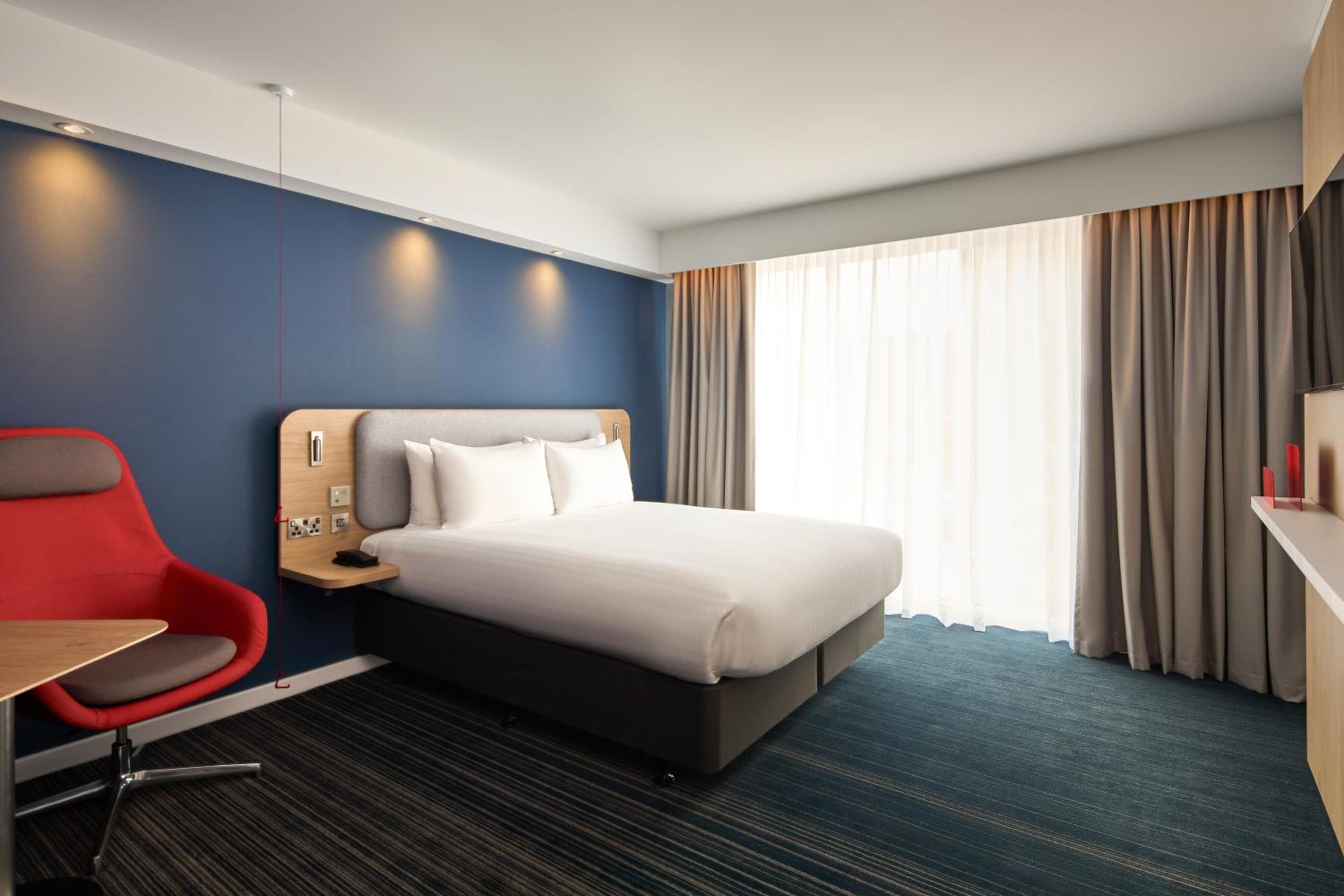 Double Room with Free Hot Breakfast - Accessible