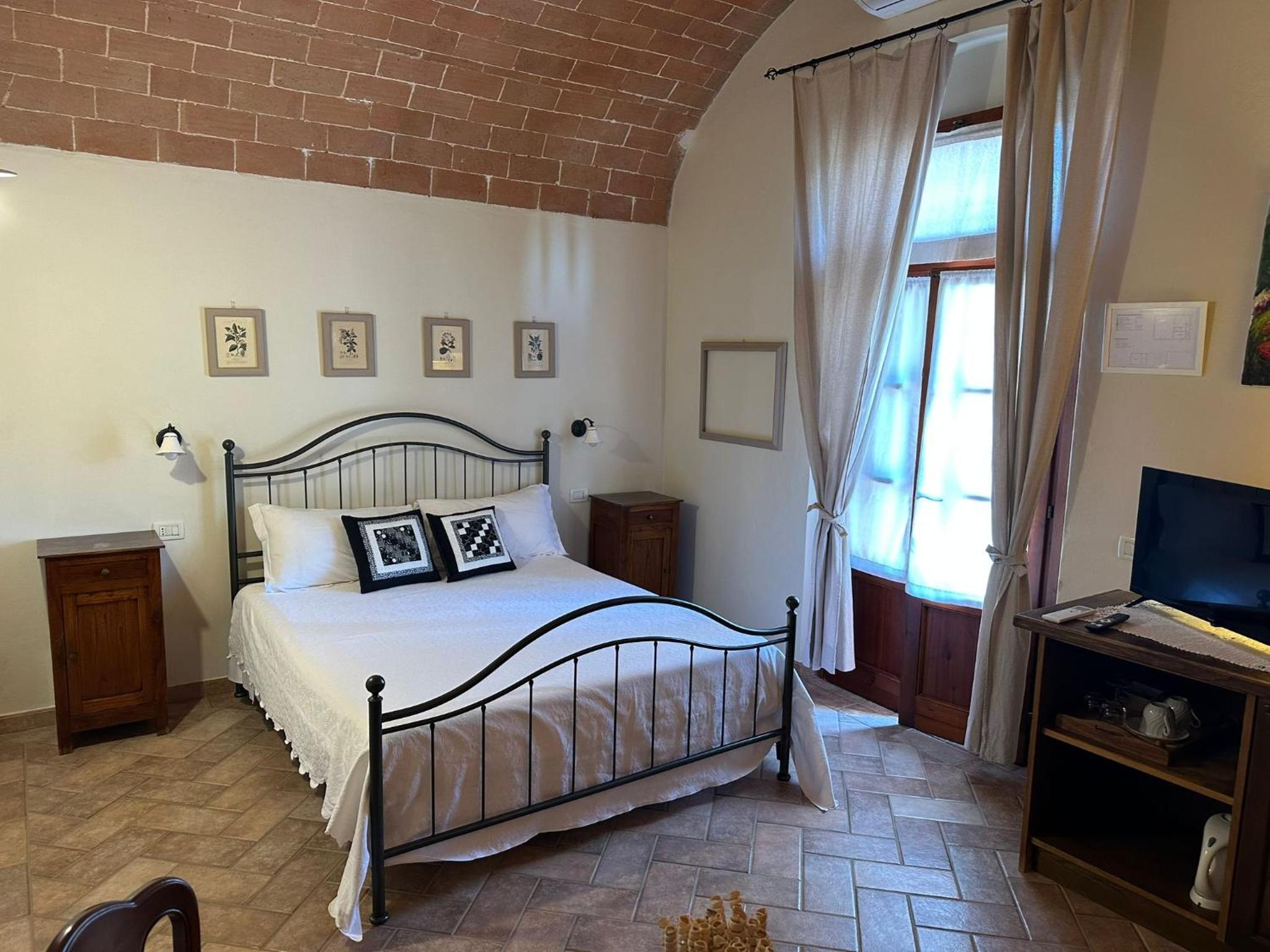 Budget Double Room photo 2