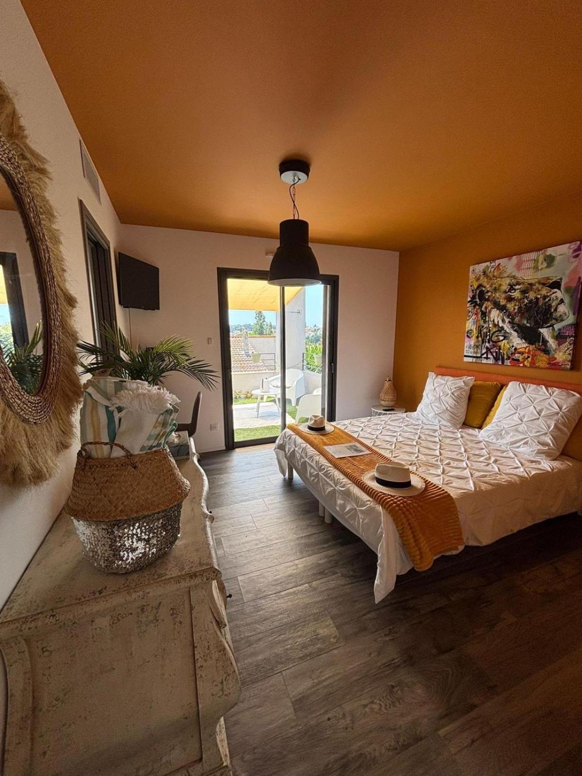 Quadruple Room with Shared Bathroom