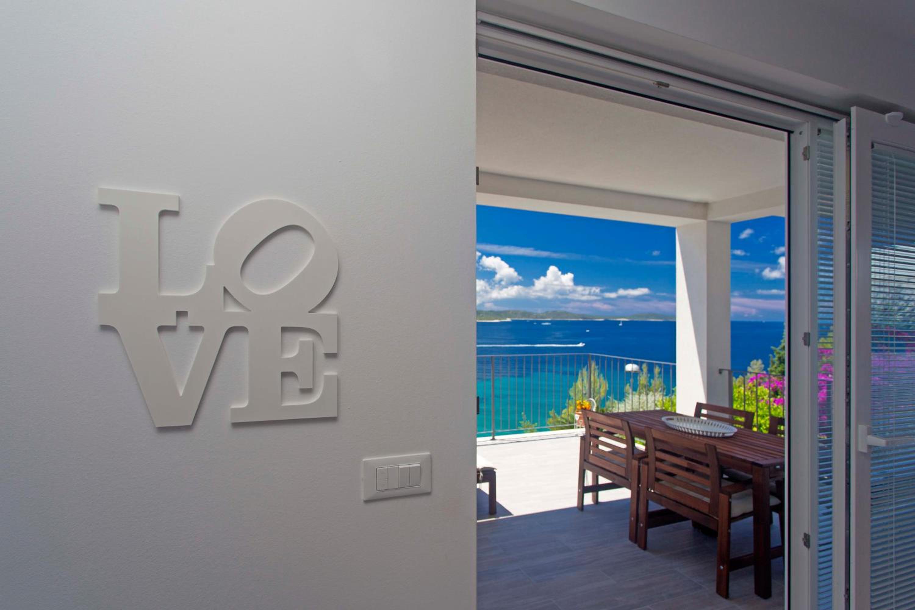 Superior One-Bedroom Apartment with Terrace and Sea View photo 2