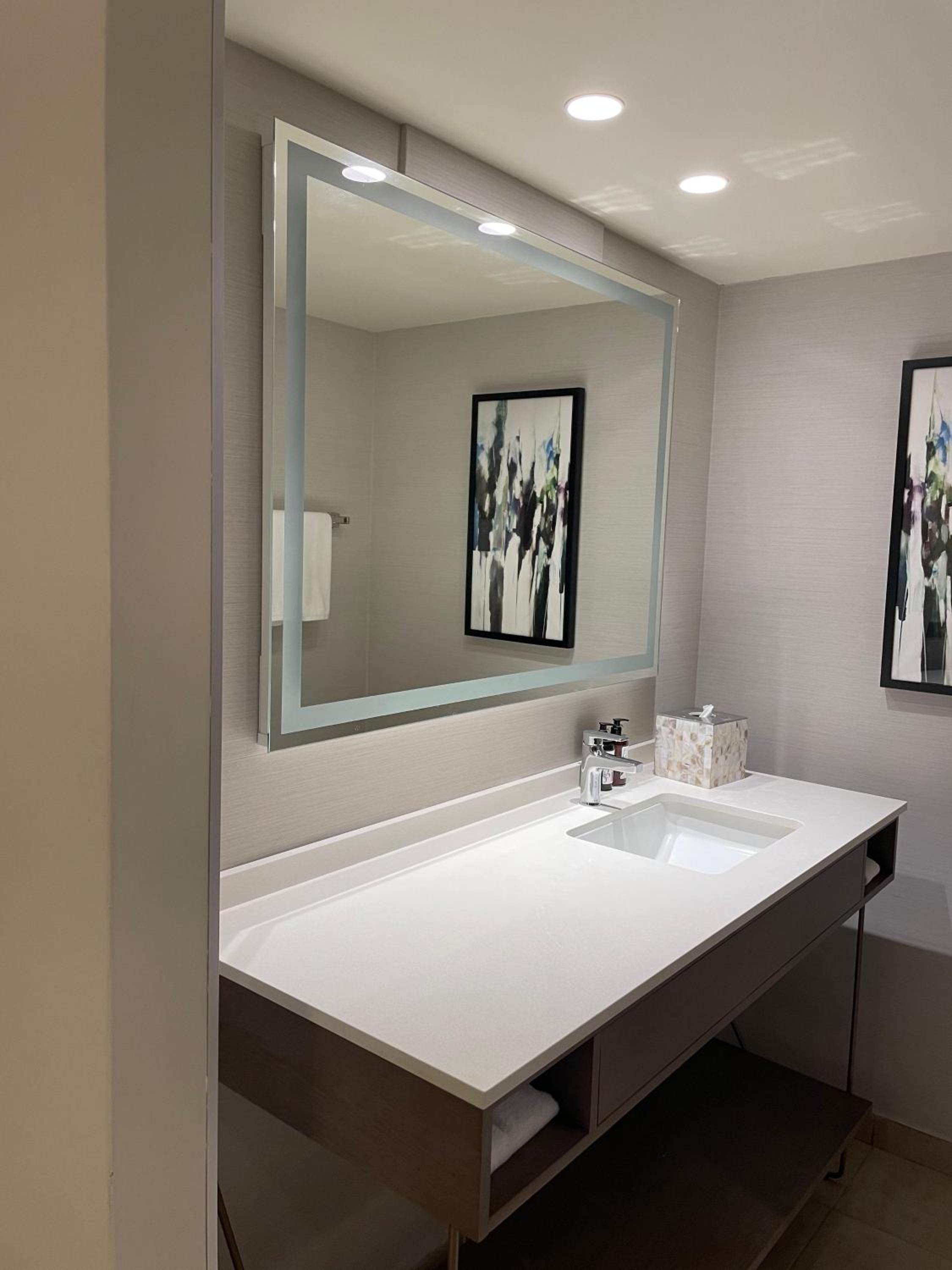 Premium King Room - Photo 1