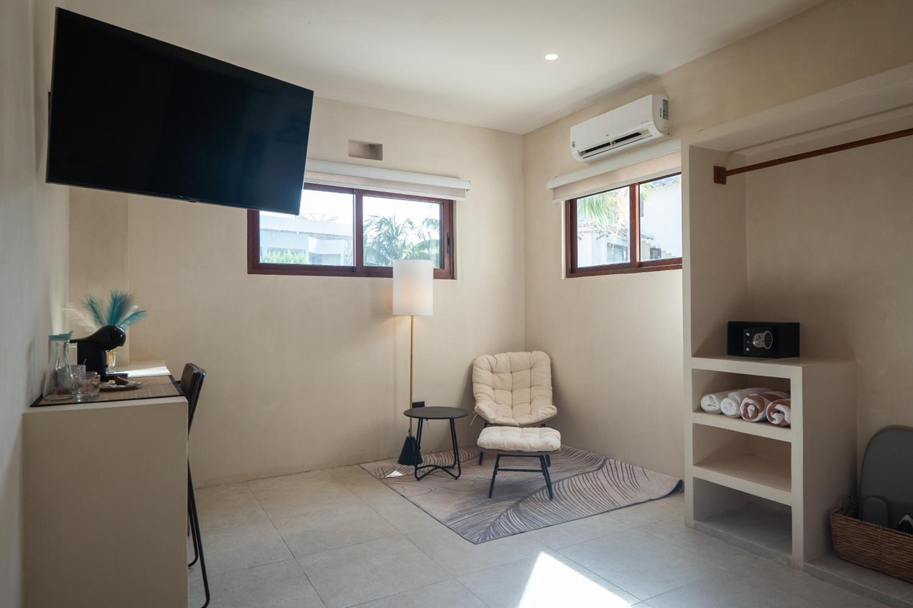 Standard Double Room - Photo 2