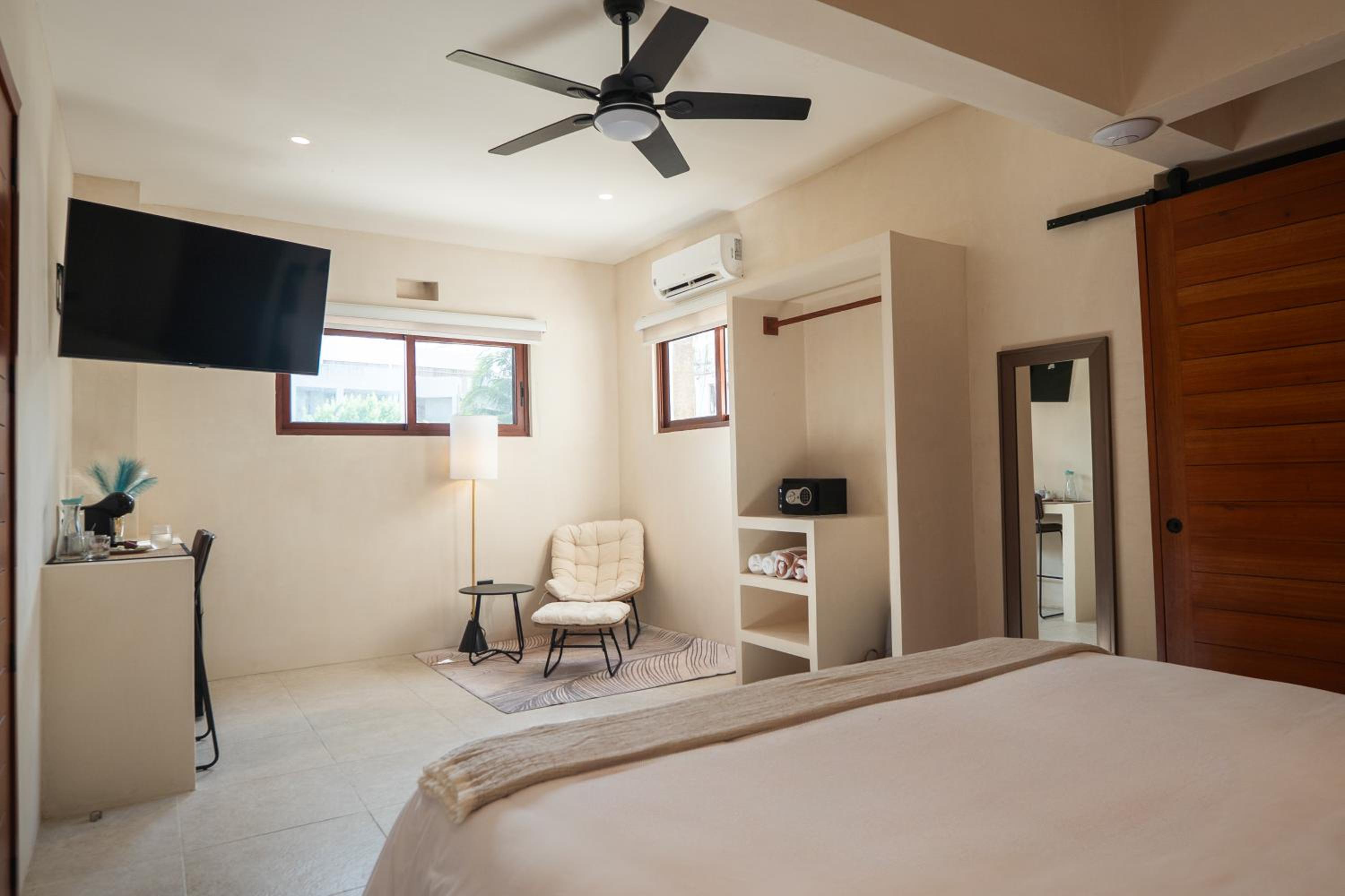 Standard Double Room - Photo 3
