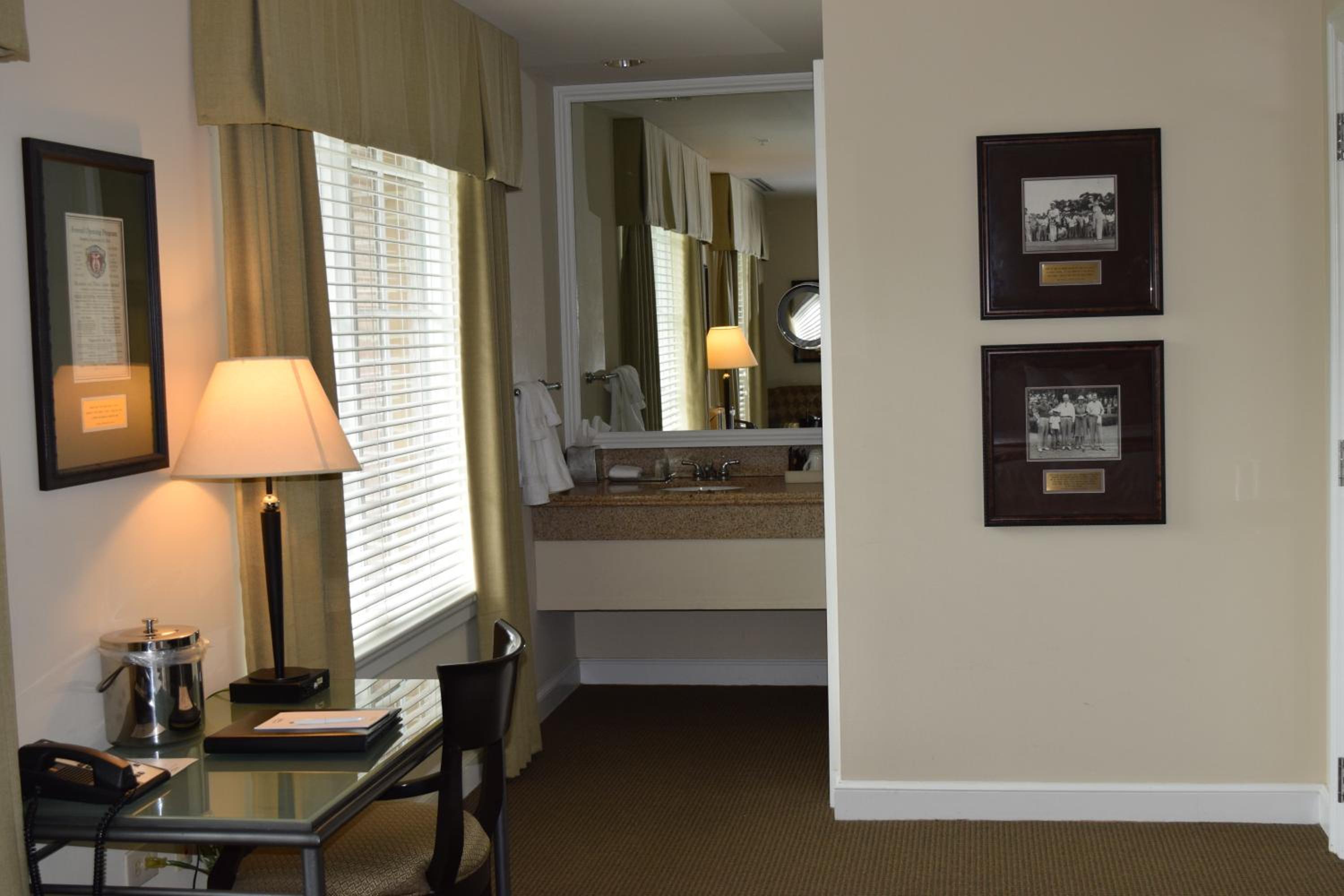 Classic Double Room with Shower - Photo 2