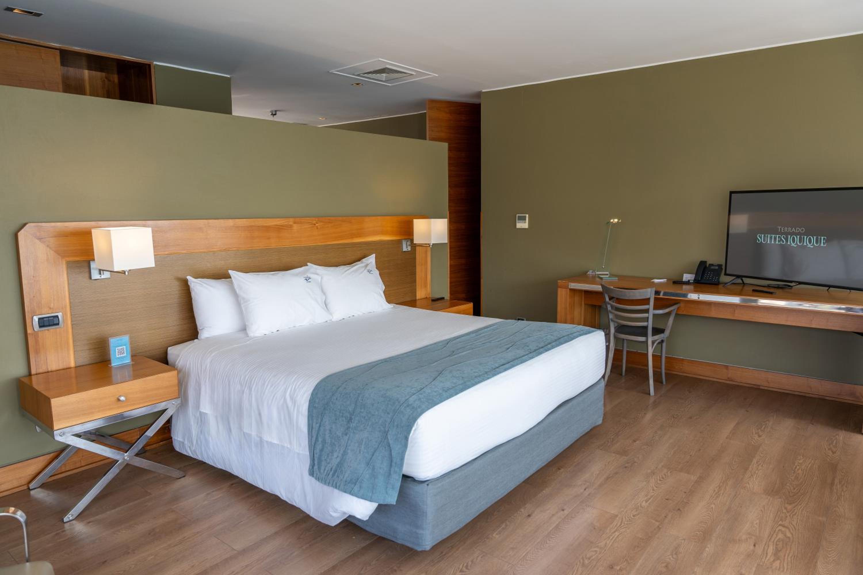 King Suite with Ocean View photo 3