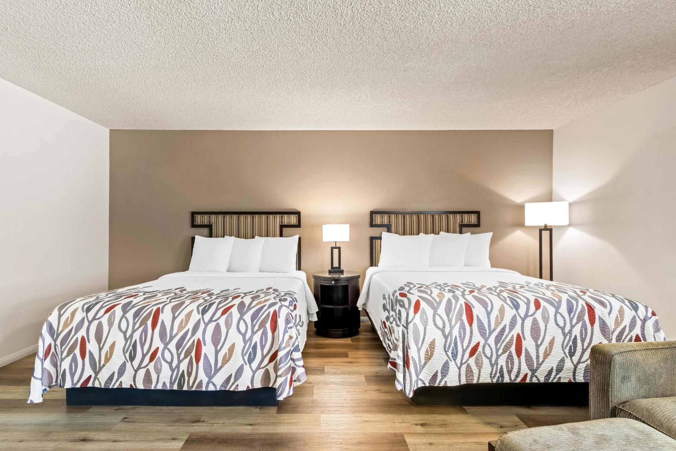 Superior Room with Two Queen Beds Non-Smoking photo 1