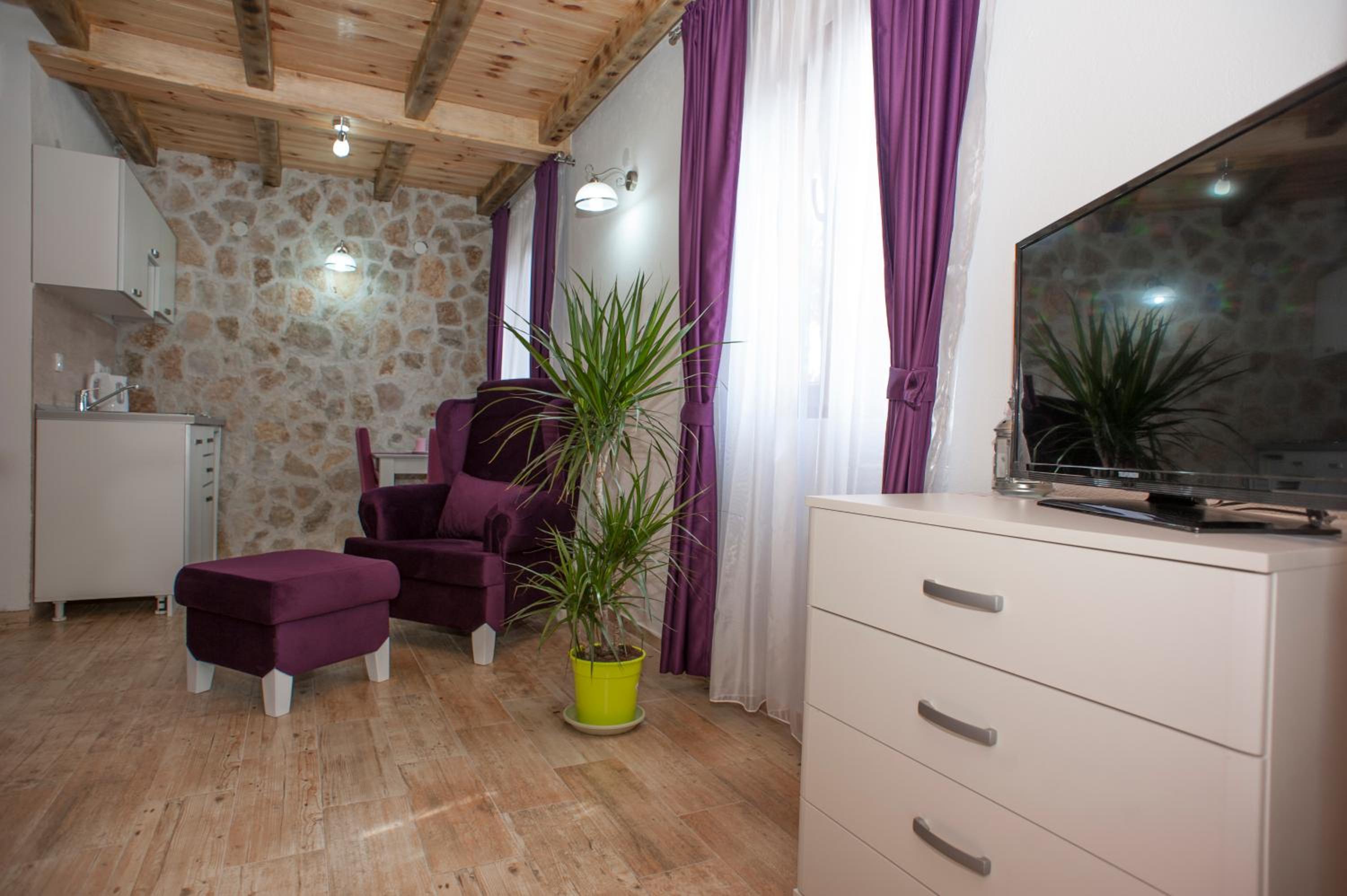 Deluxe Double Studio - Photo 10