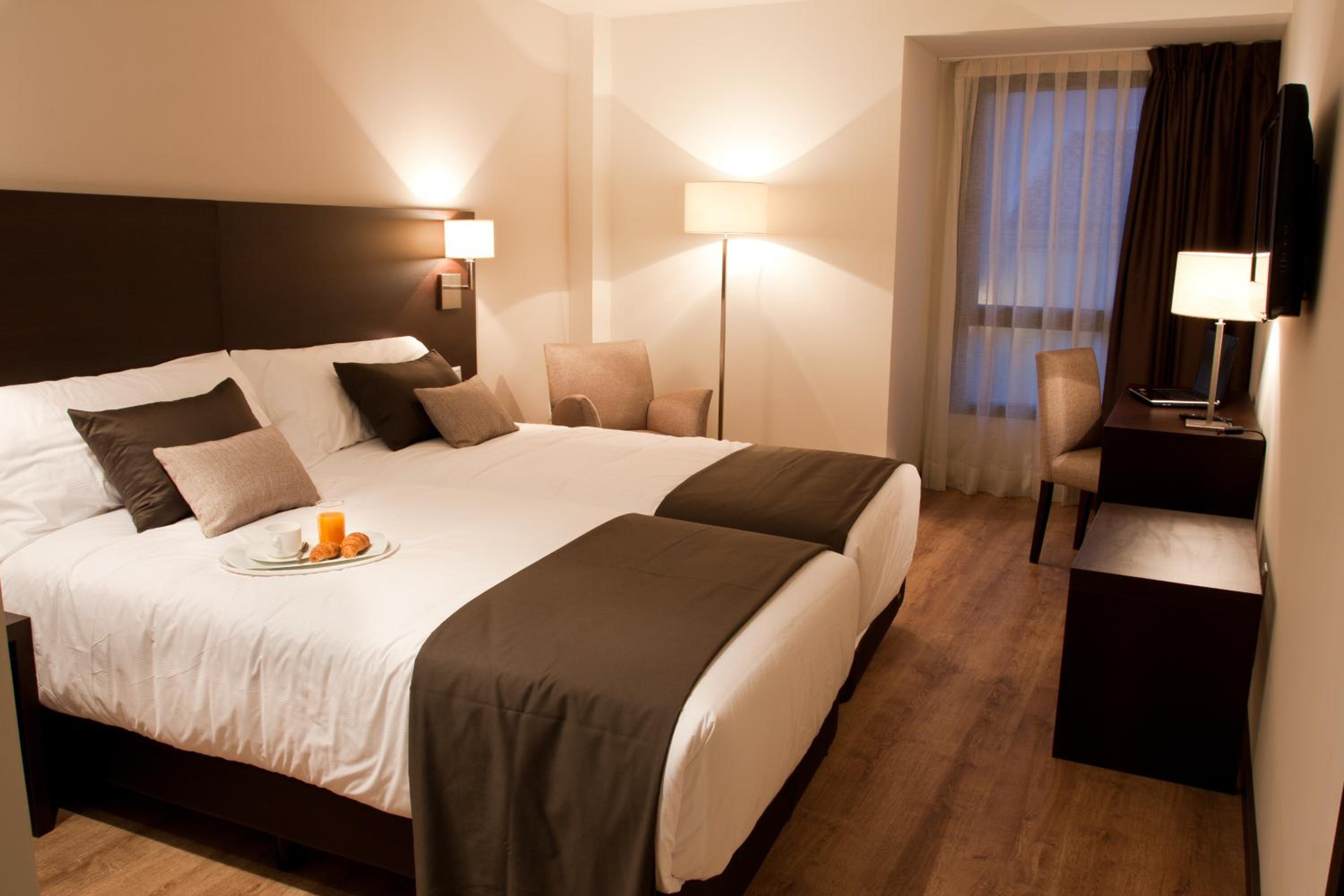 Double or Twin Room - Photo 3