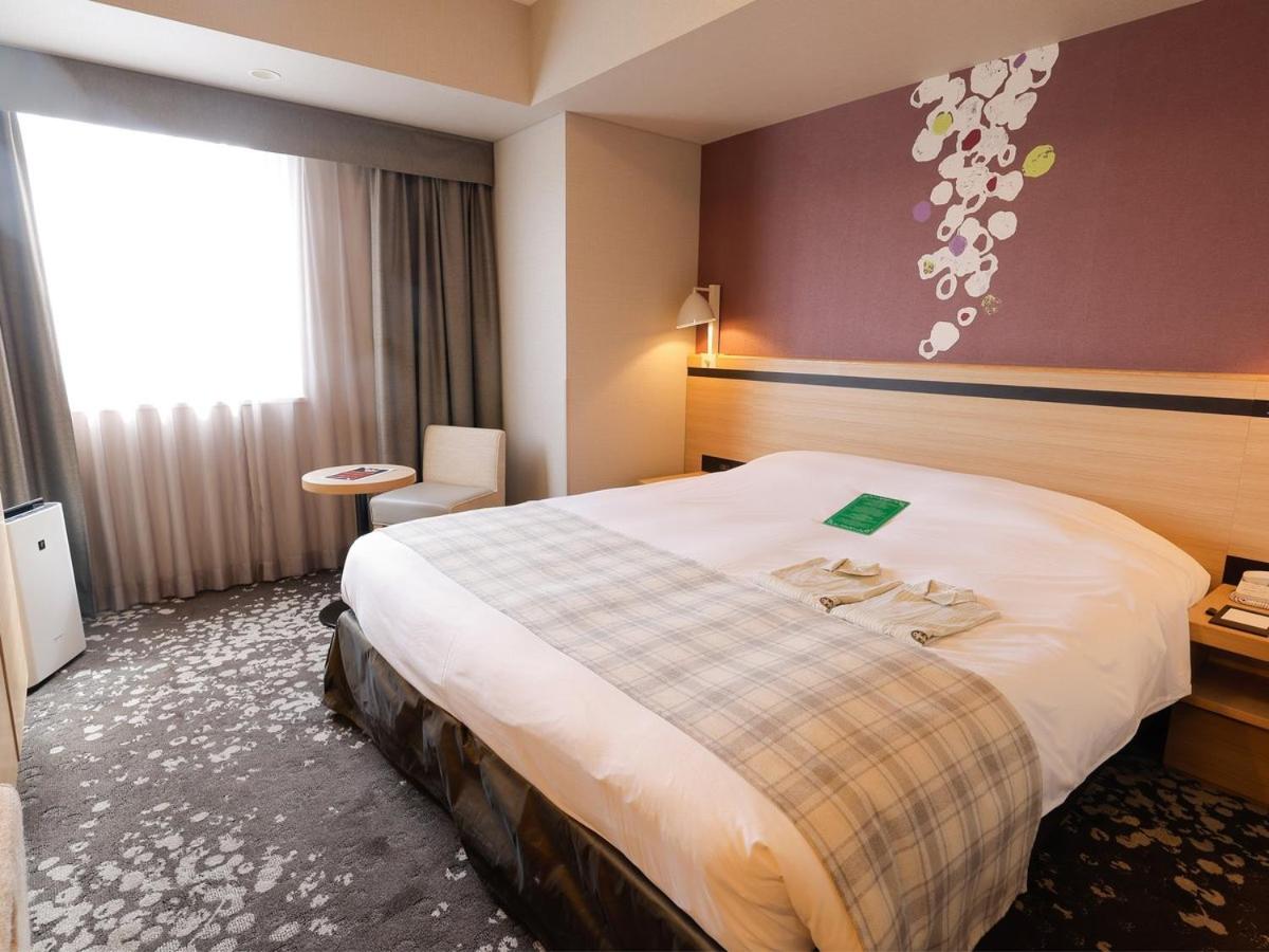 Corner Queen Double Room for 1 Adult - Non-Smoking