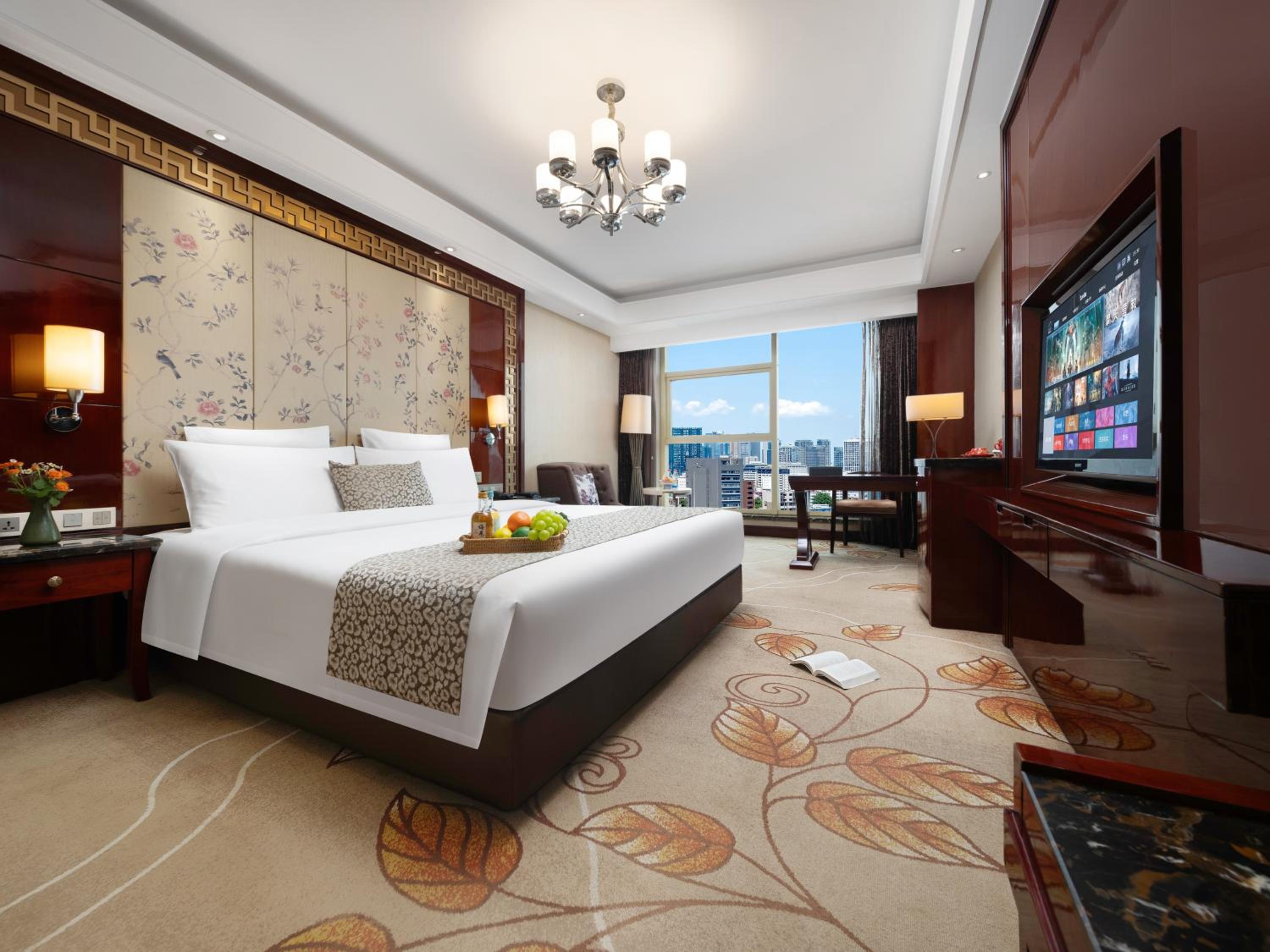 Queen Room photo 1