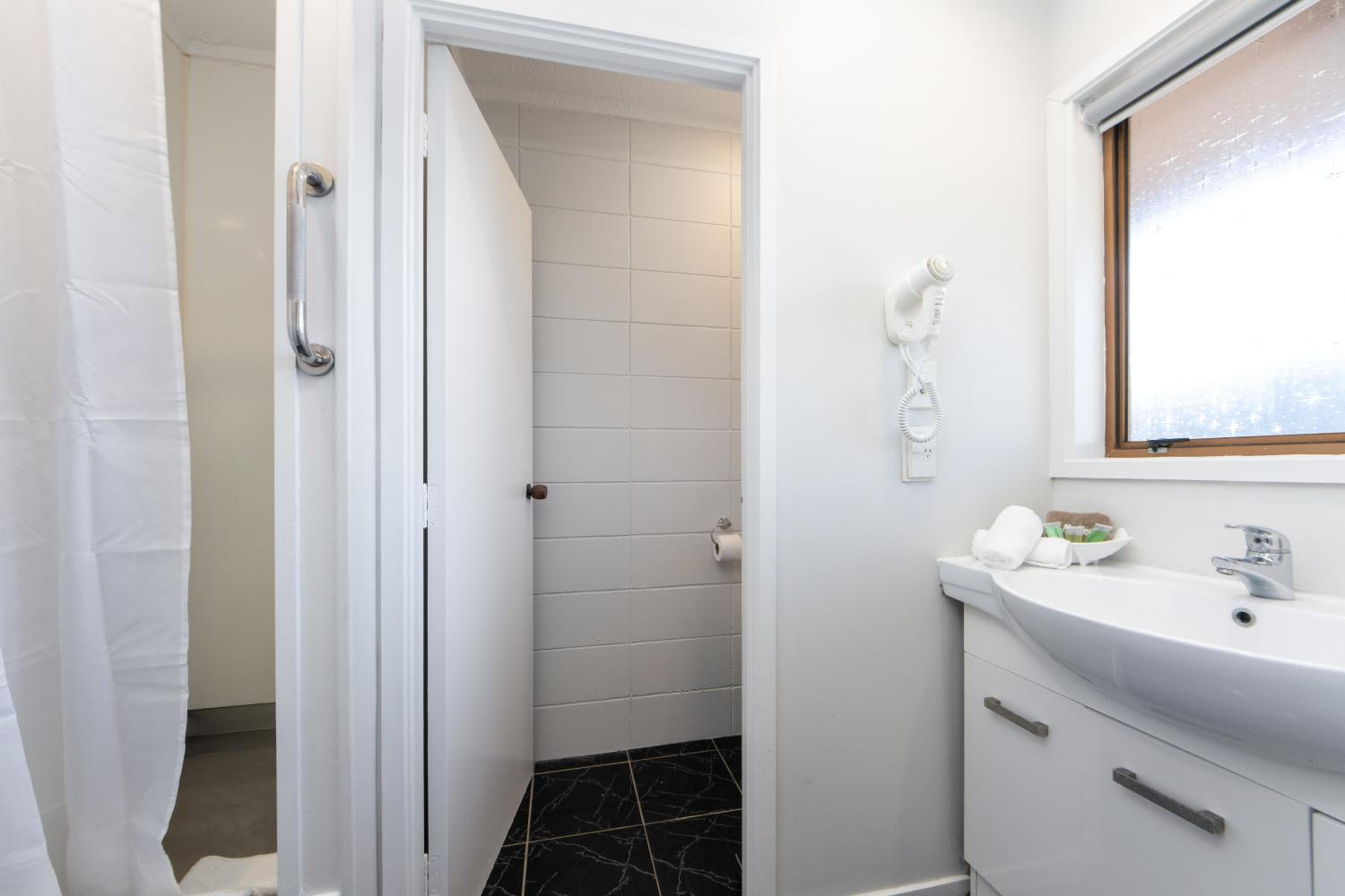 One-Bedroom Suite - Photo 1