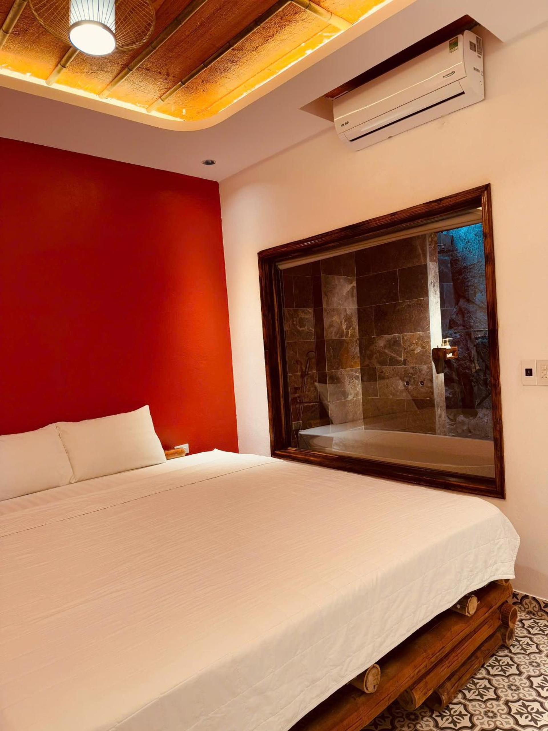 Deluxe Double Room with Bath