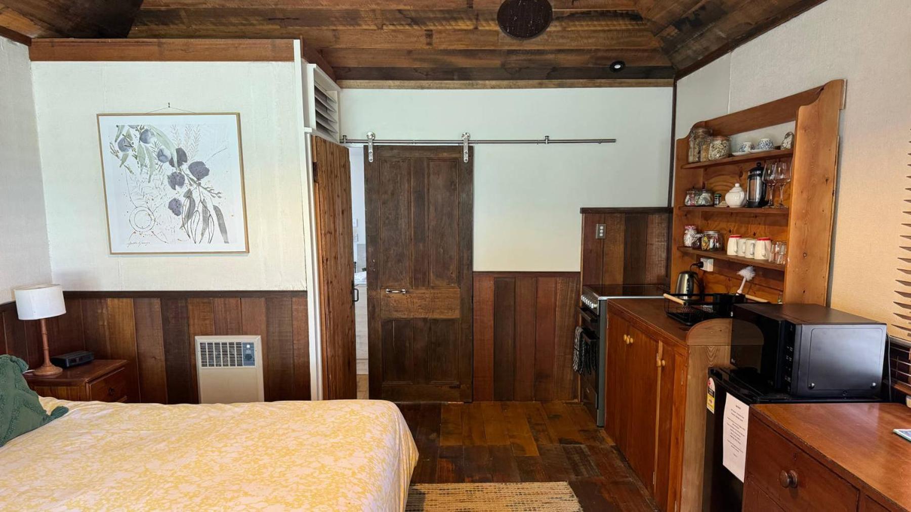 Studio Apartment with King Bed